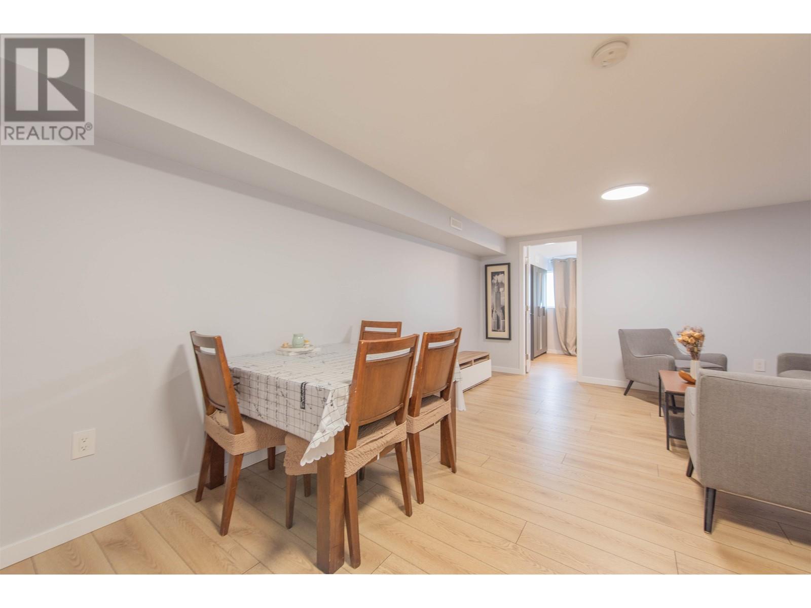 Listing Picture 26 of 38 : 6855 YEOVIL PLACE, Burnaby / 本拿比 - 魯藝地產 Yvonne Lu Group - MLS Medallion Club Member