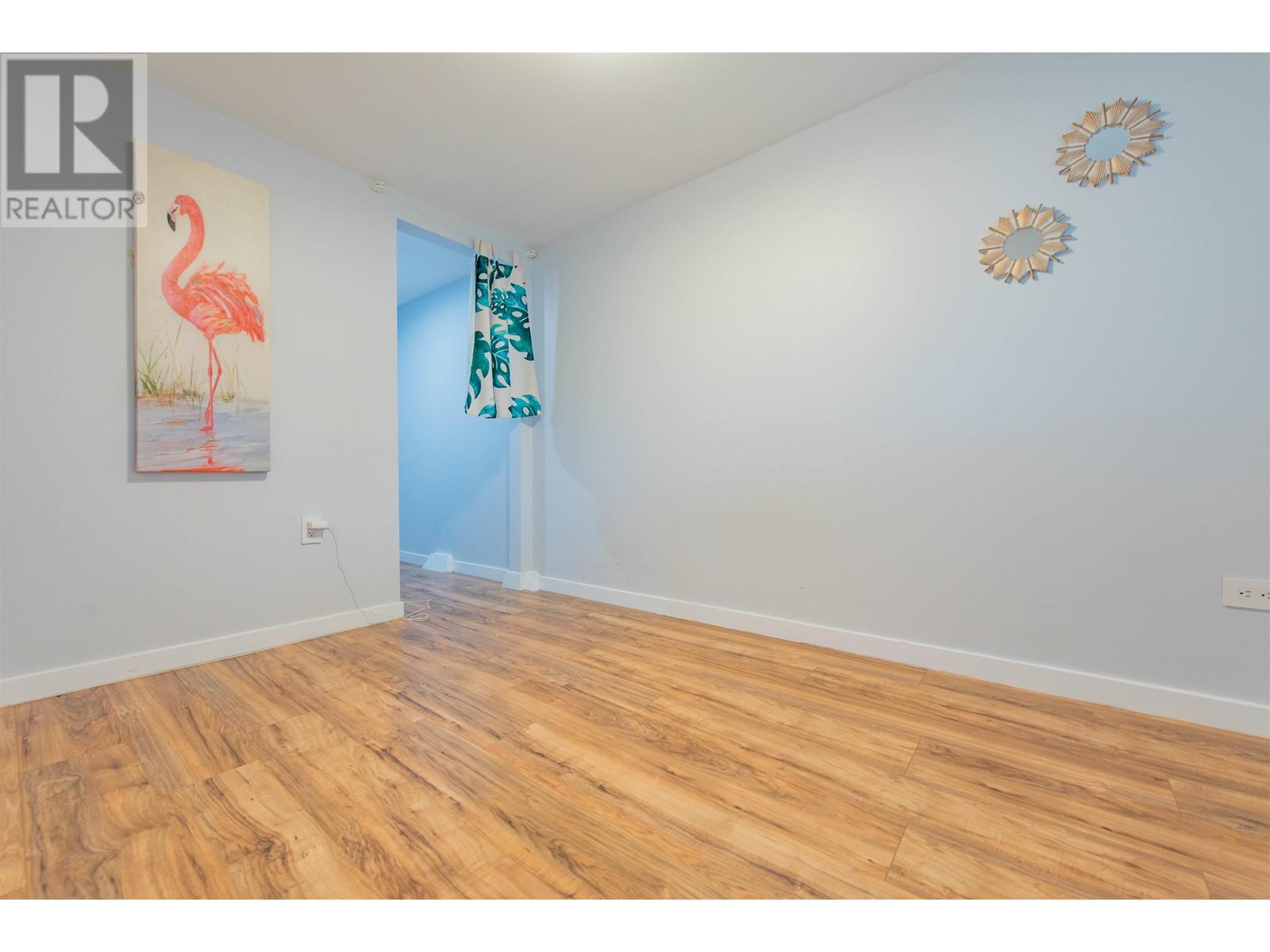 Listing Picture 21 of 38 : 6855 YEOVIL PLACE, Burnaby / 本拿比 - 魯藝地產 Yvonne Lu Group - MLS Medallion Club Member