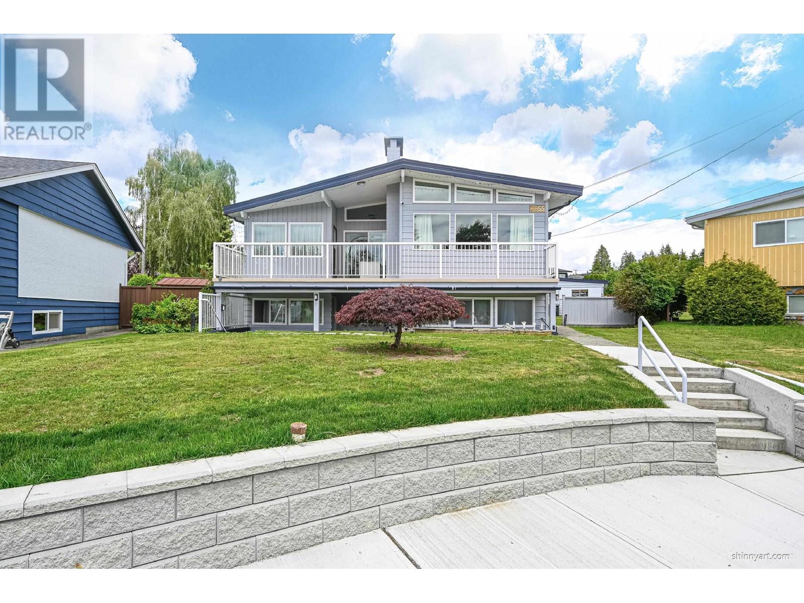 Listing Picture 2 of 38 : 6855 YEOVIL PLACE, Burnaby / 本拿比 - 魯藝地產 Yvonne Lu Group - MLS Medallion Club Member
