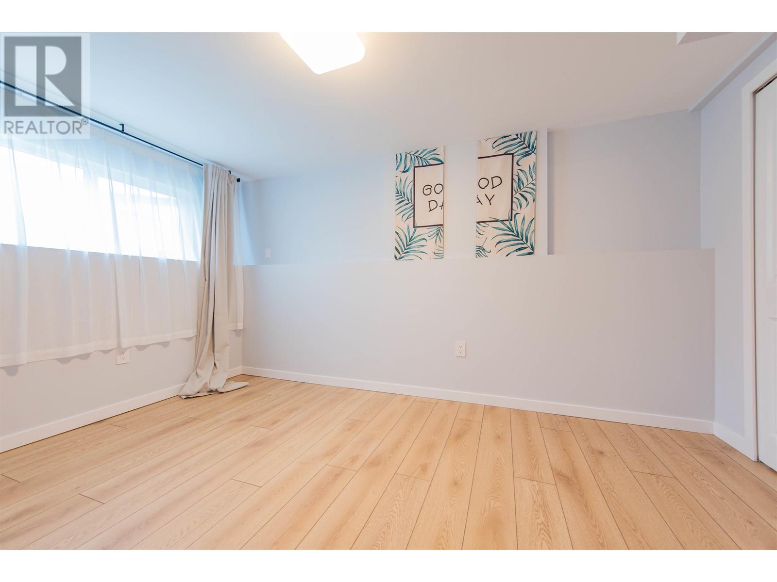Listing Picture 28 of 38 : 6855 YEOVIL PLACE, Burnaby / 本拿比 - 魯藝地產 Yvonne Lu Group - MLS Medallion Club Member