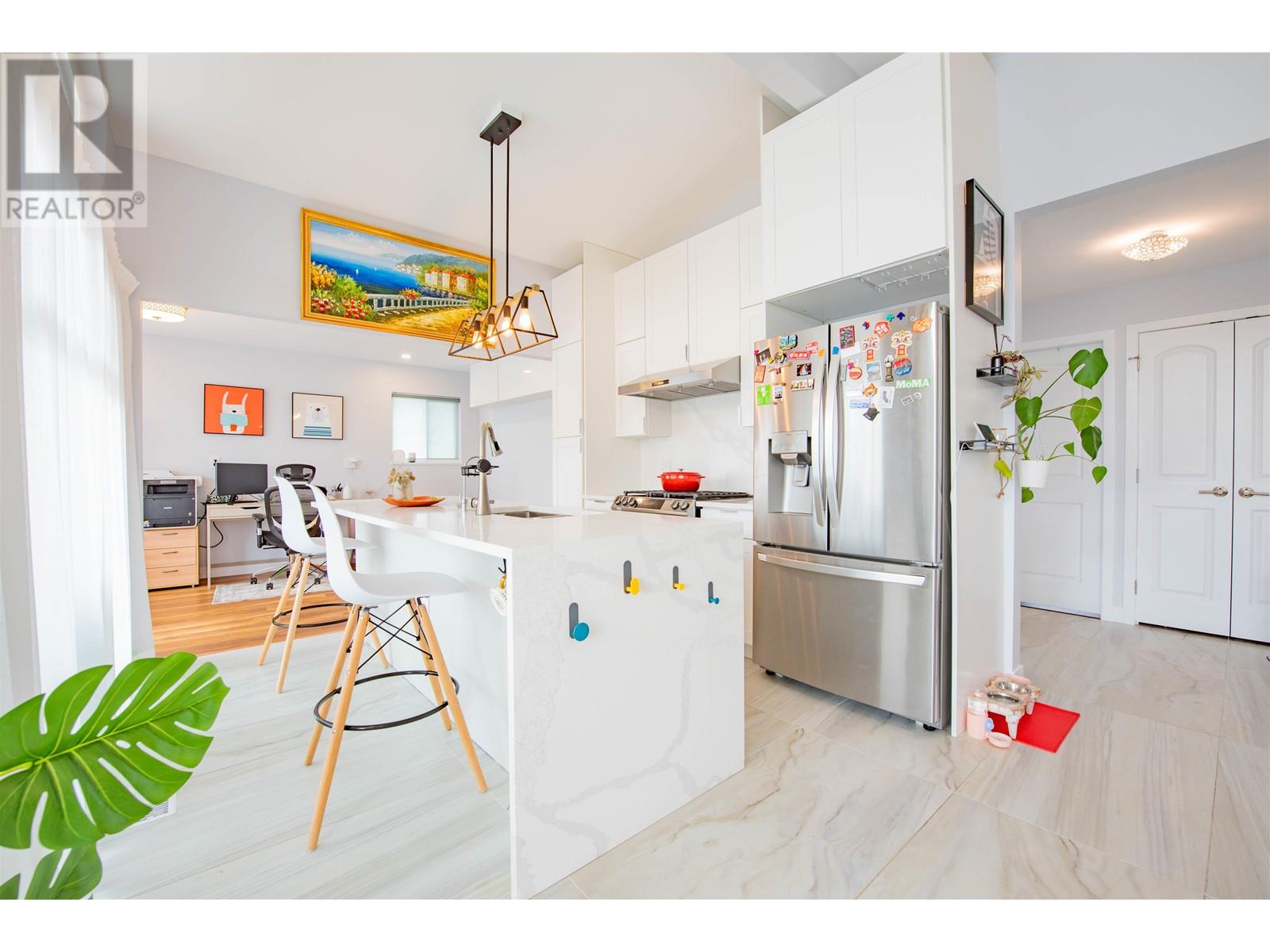 Listing Picture 8 of 38 : 6855 YEOVIL PLACE, Burnaby / 本拿比 - 魯藝地產 Yvonne Lu Group - MLS Medallion Club Member