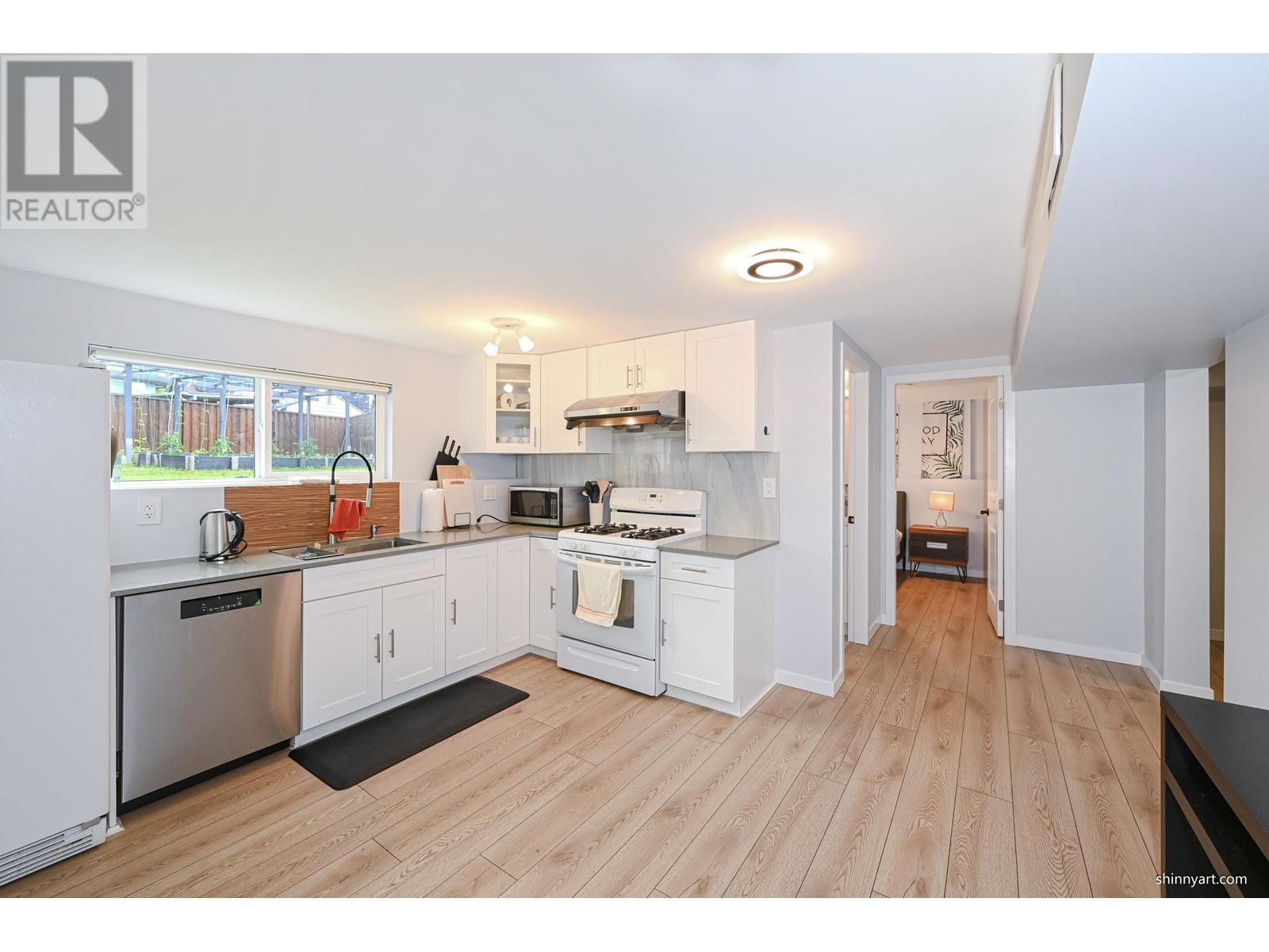 Listing Picture 23 of 38 : 6855 YEOVIL PLACE, Burnaby / 本拿比 - 魯藝地產 Yvonne Lu Group - MLS Medallion Club Member
