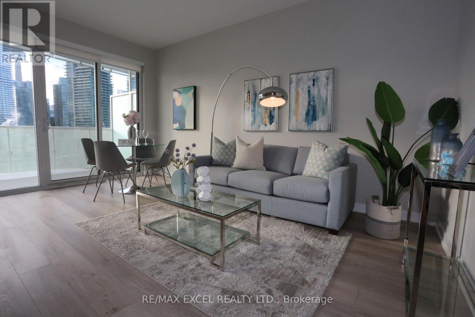 2705 - 15 Queens Quay E, Toronto, Ontario  M5E 0C5 - Photo 3 - C11984178