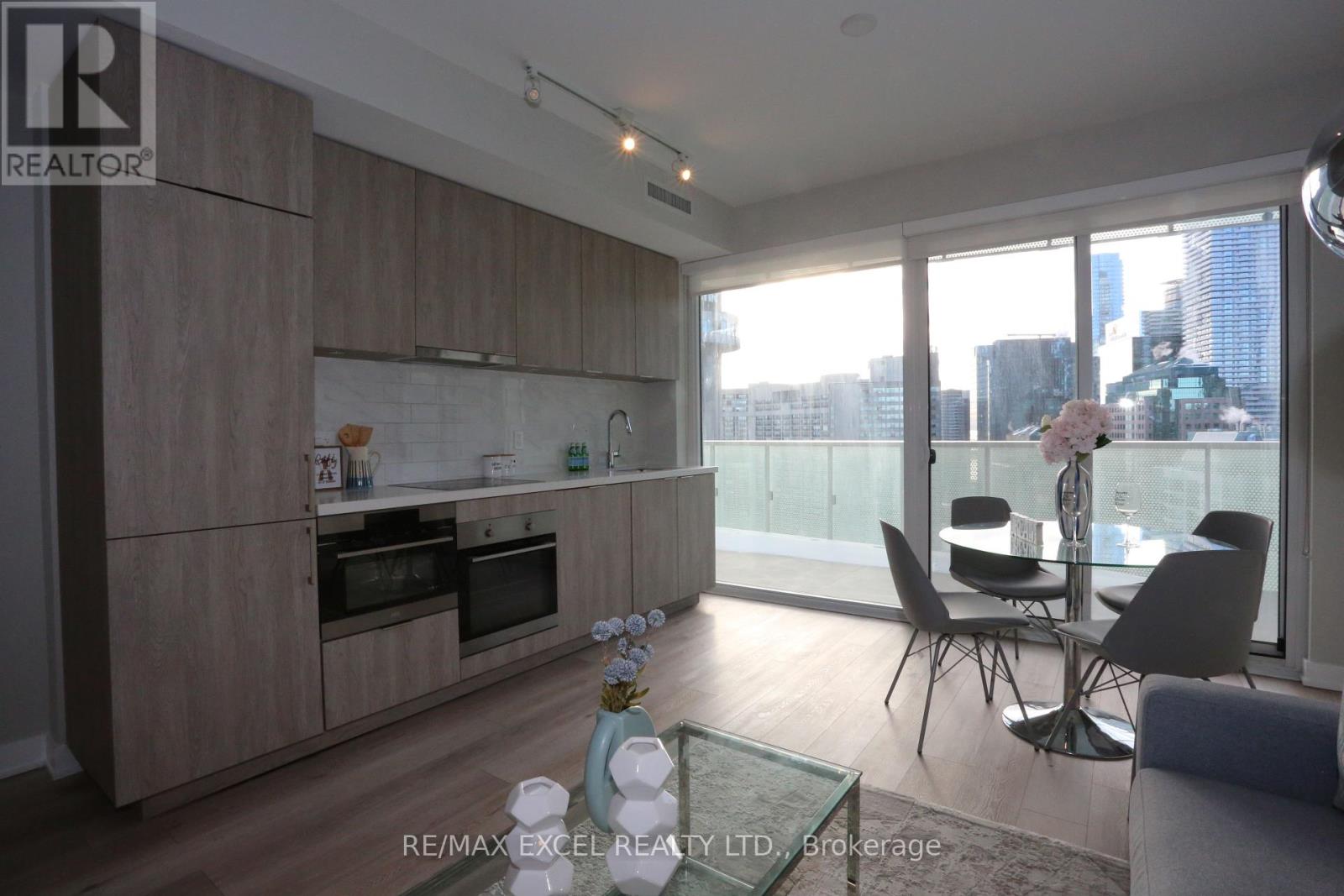 2705 - 15 Queens Quay E, Toronto, Ontario  M5E 0C5 - Photo 8 - C11984178