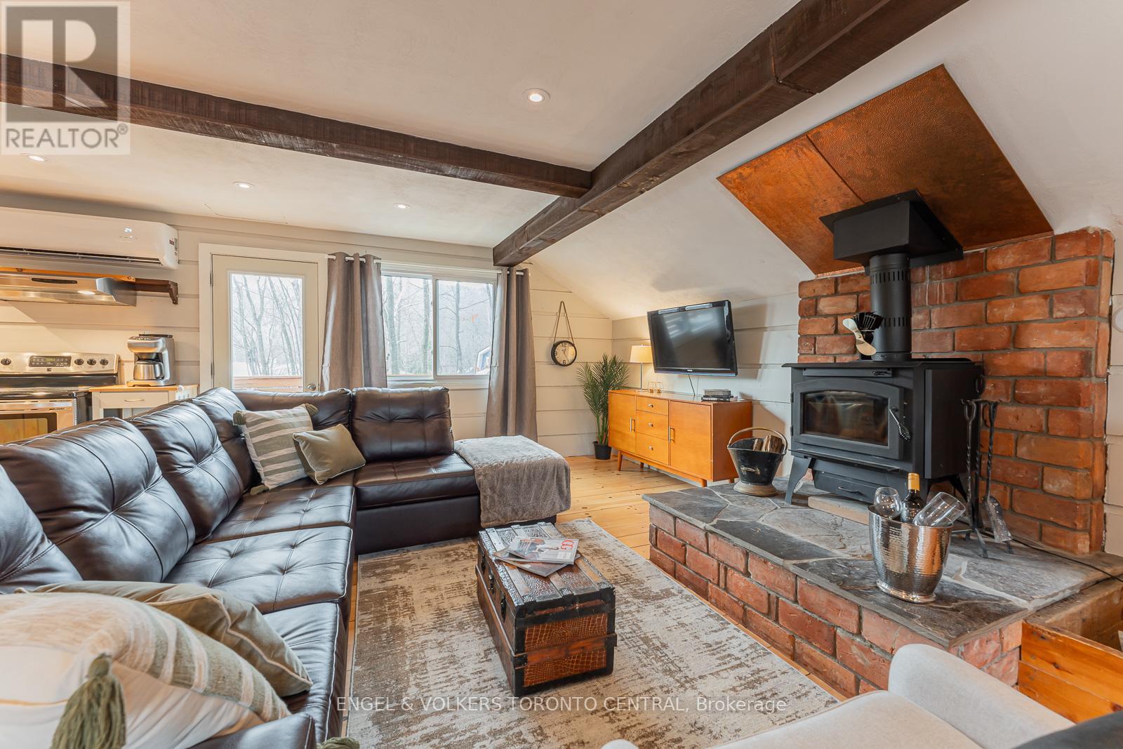 Property at 126 MARTIN GRV image 3