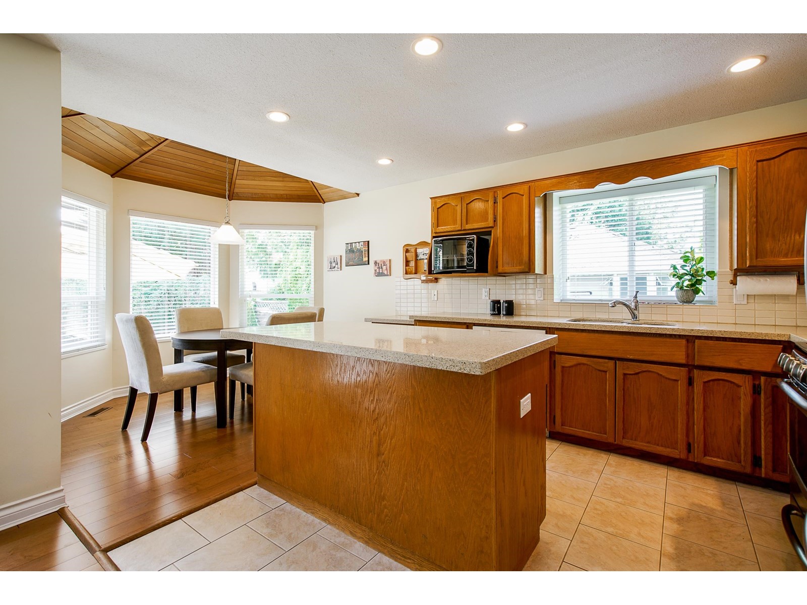 12926 19 Avenue, Surrey, British Columbia  V4A 8K7 - Photo 10 - R2969959