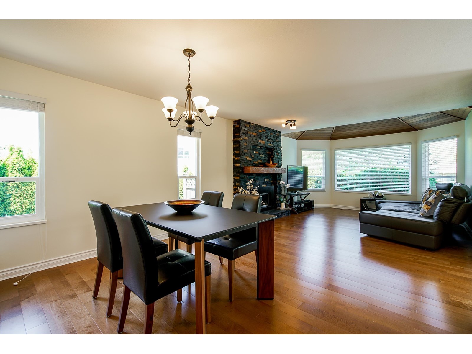 12926 19 Avenue, Surrey, British Columbia  V4A 8K7 - Photo 8 - R2969959
