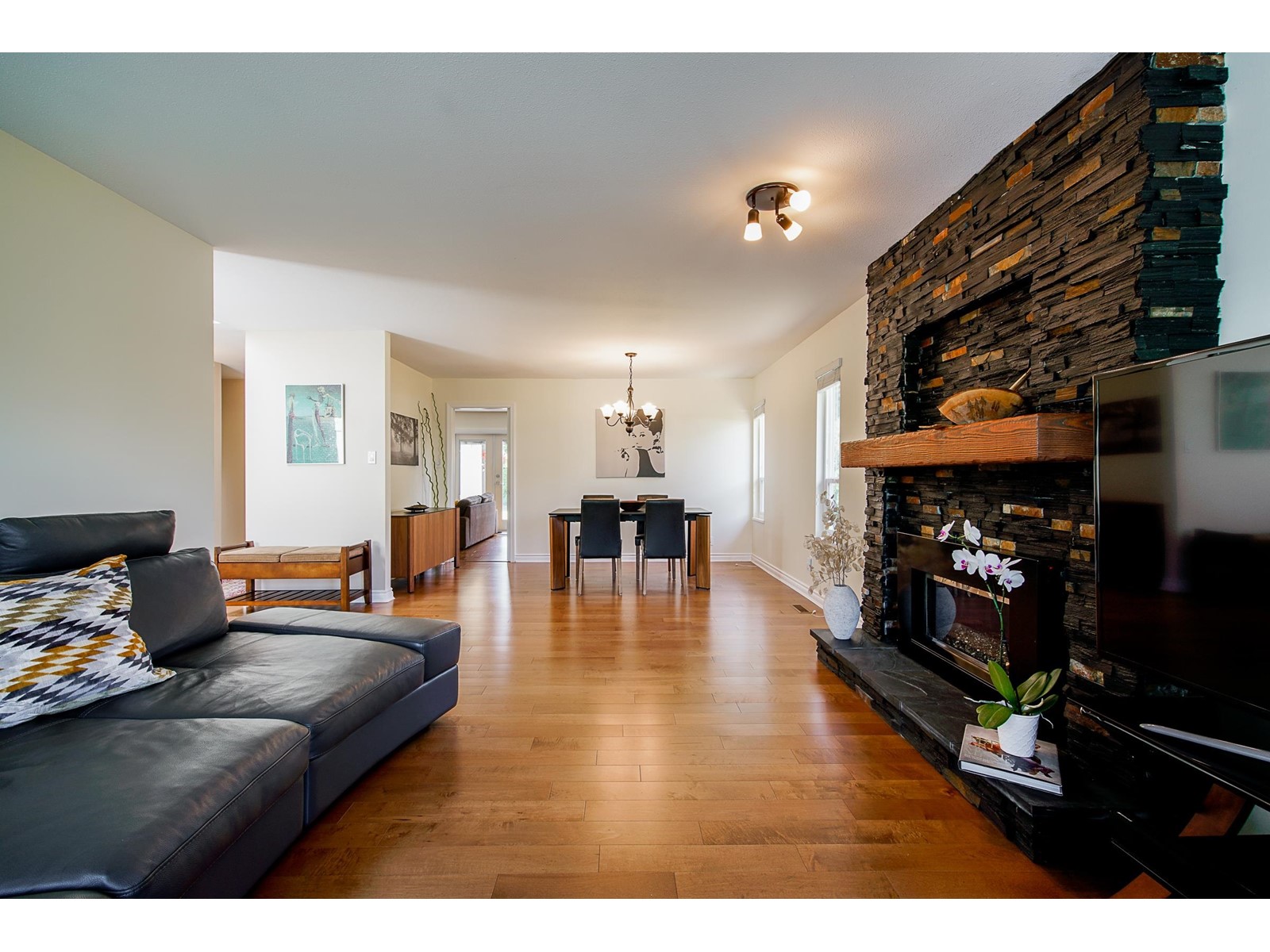 Property at 12926 19 AVENUE image 5