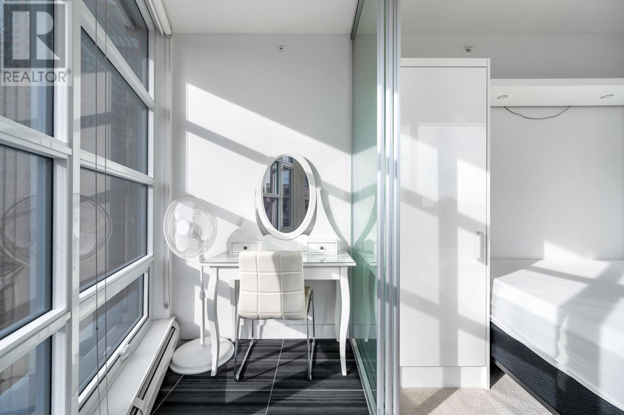 Listing Picture 12 of 18 : 1907 1283 HOWE STREET, Vancouver / 溫哥華 - 魯藝地產 Yvonne Lu Group - MLS Medallion Club Member