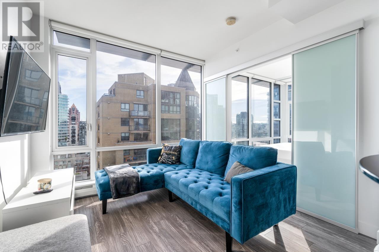 Listing Picture 5 of 18 : 1907 1283 HOWE STREET, Vancouver / 溫哥華 - 魯藝地產 Yvonne Lu Group - MLS Medallion Club Member