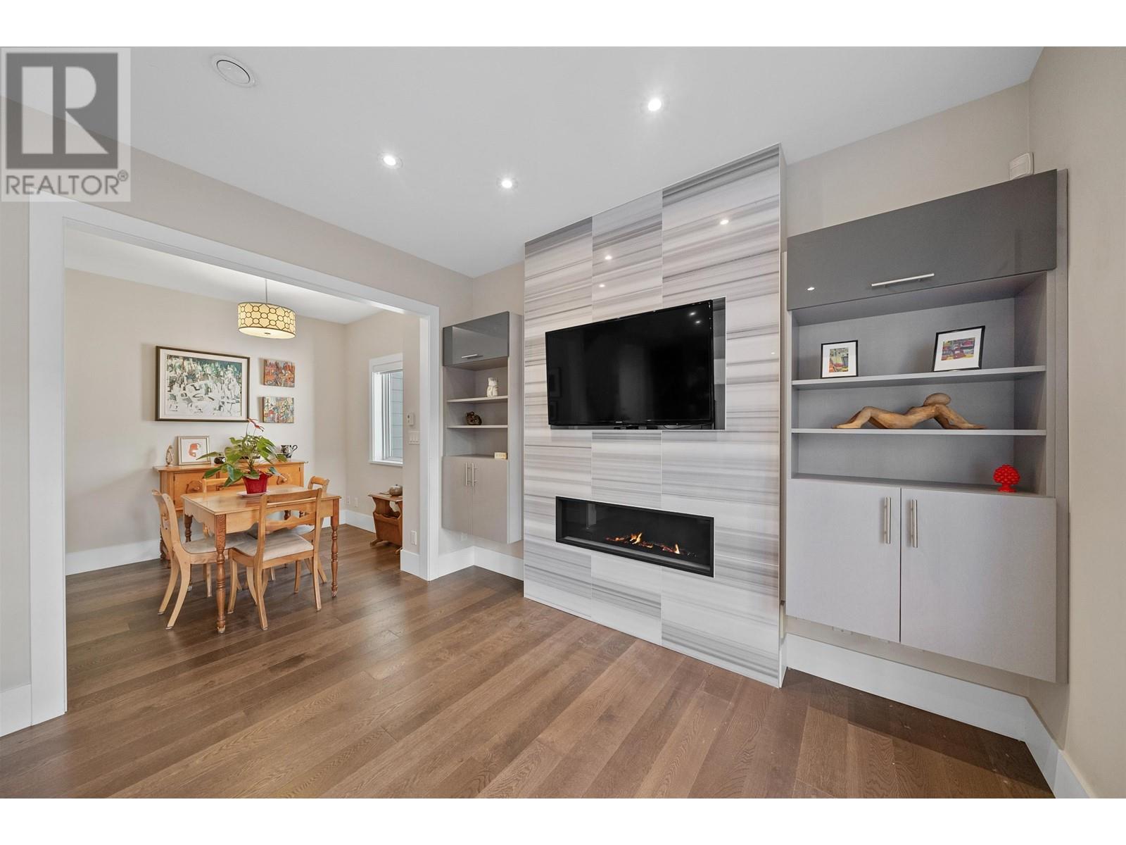 2 330 W 14th Street, North Vancouver, British Columbia  V7M 1P6 - Photo 8 - R2969911