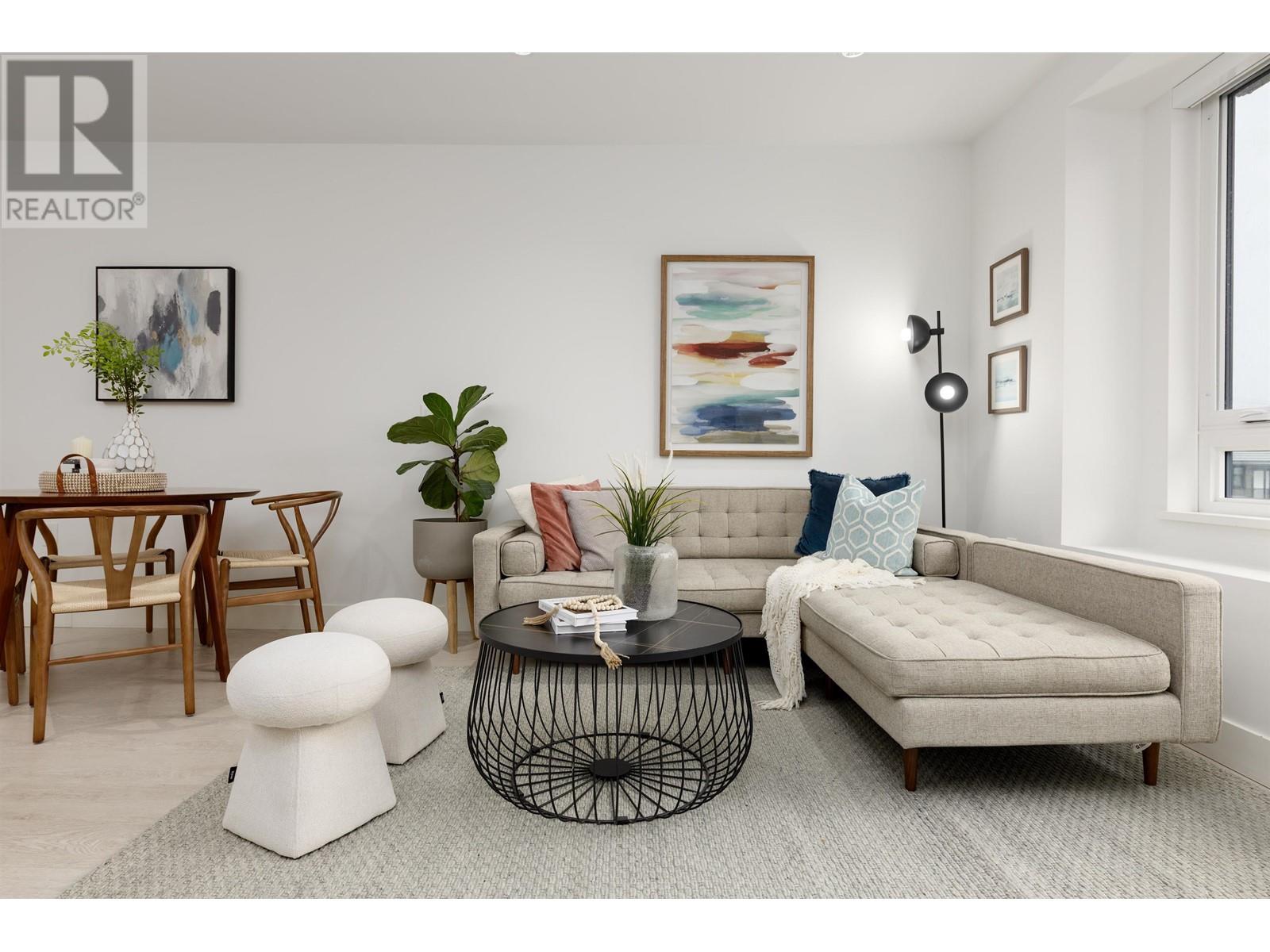 Listing Picture 2 of 16 : 4736 DUCHESS STREET, Vancouver / 溫哥華 - 魯藝地產 Yvonne Lu Group - MLS Medallion Club Member