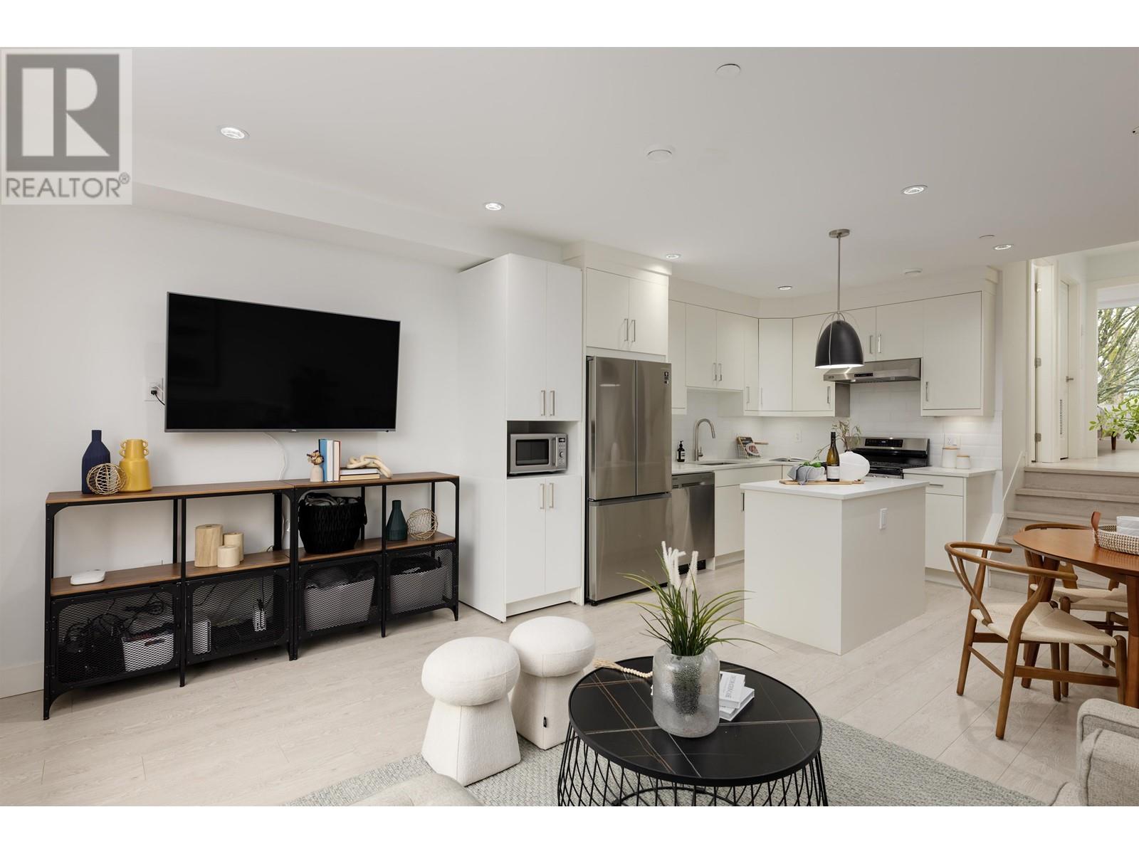 Listing Picture 4 of 16 : 4736 DUCHESS STREET, Vancouver / 溫哥華 - 魯藝地產 Yvonne Lu Group - MLS Medallion Club Member