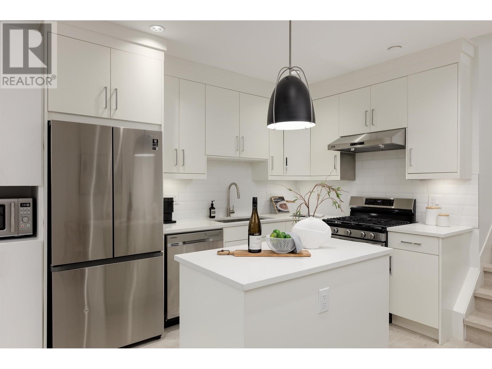 Listing Picture 5 of 16 : 4736 DUCHESS STREET, Vancouver / 溫哥華 - 魯藝地產 Yvonne Lu Group - MLS Medallion Club Member