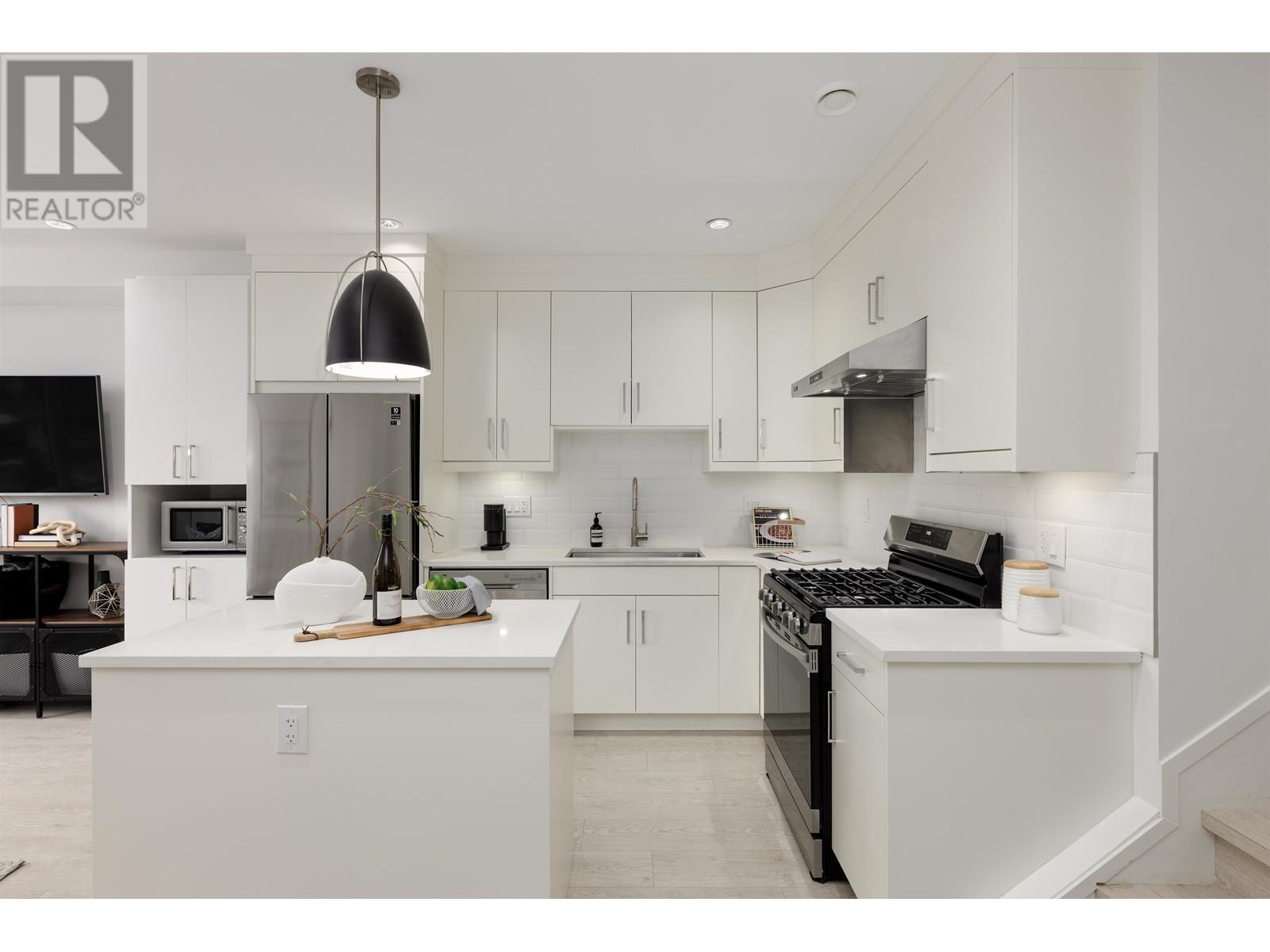 Listing Picture 6 of 16 : 4736 DUCHESS STREET, Vancouver / 溫哥華 - 魯藝地產 Yvonne Lu Group - MLS Medallion Club Member