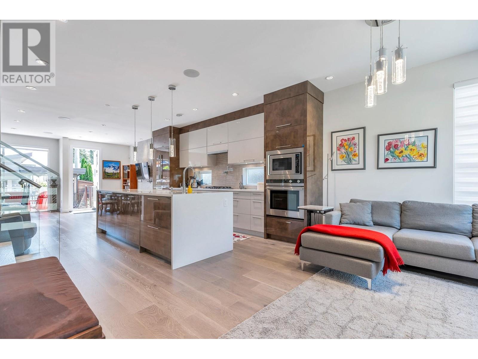 415 W Keith Road, North Vancouver, British Columbia  V7M 1M2 - Photo 3 - R2969930