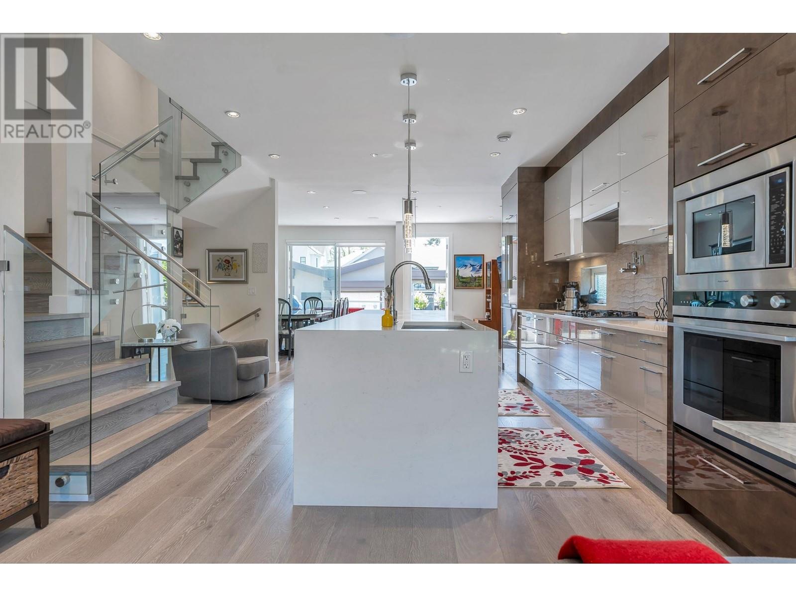 415 W Keith Road, North Vancouver, British Columbia  V7M 1M2 - Photo 6 - R2969930