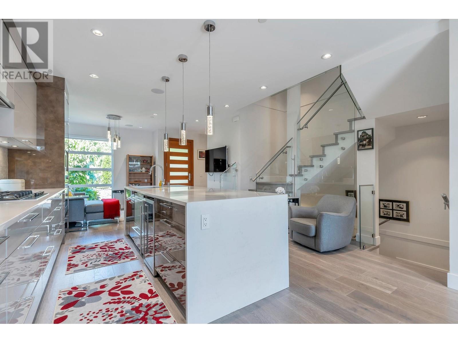 415 W Keith Road, North Vancouver, British Columbia  V7M 1M2 - Photo 9 - R2969930