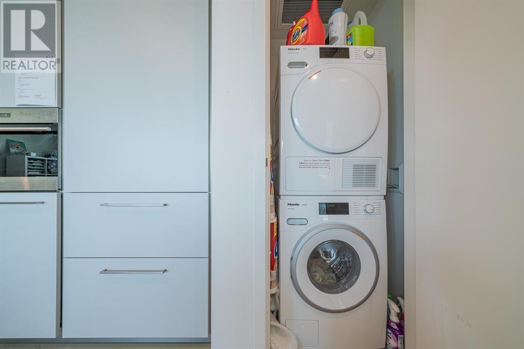 Listing Picture 12 of 18 : 2201 889 PACIFIC STREET, Vancouver / 溫哥華 - 魯藝地產 Yvonne Lu Group - MLS Medallion Club Member