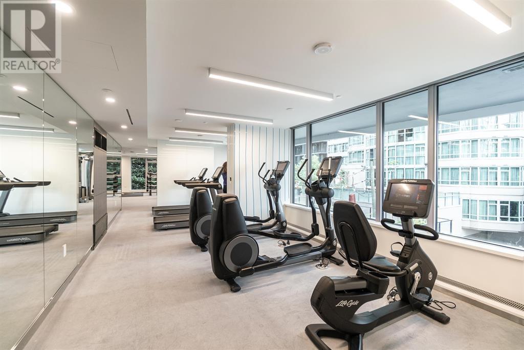 Listing Picture 13 of 18 : 2201 889 PACIFIC STREET, Vancouver / 溫哥華 - 魯藝地產 Yvonne Lu Group - MLS Medallion Club Member