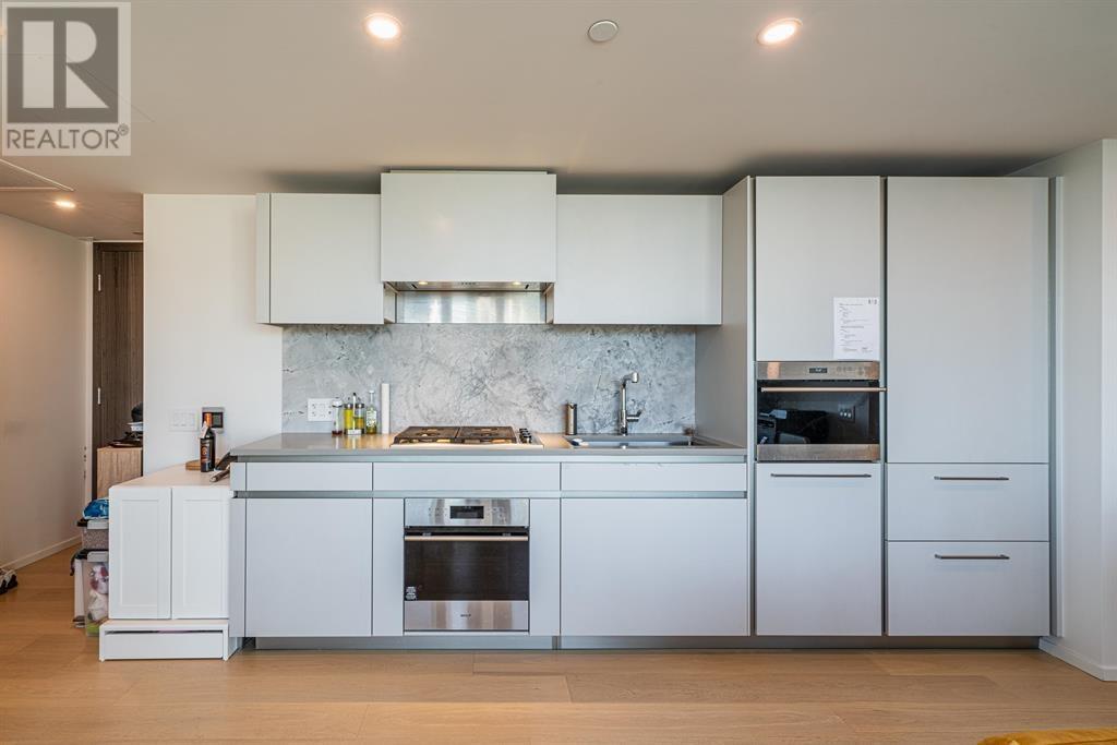 Listing Picture 4 of 18 : 2201 889 PACIFIC STREET, Vancouver / 溫哥華 - 魯藝地產 Yvonne Lu Group - MLS Medallion Club Member