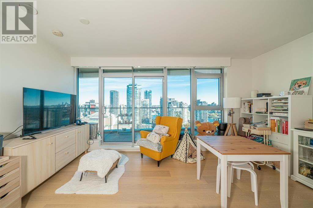 Listing Picture 6 of 18 : 2201 889 PACIFIC STREET, Vancouver / 溫哥華 - 魯藝地產 Yvonne Lu Group - MLS Medallion Club Member