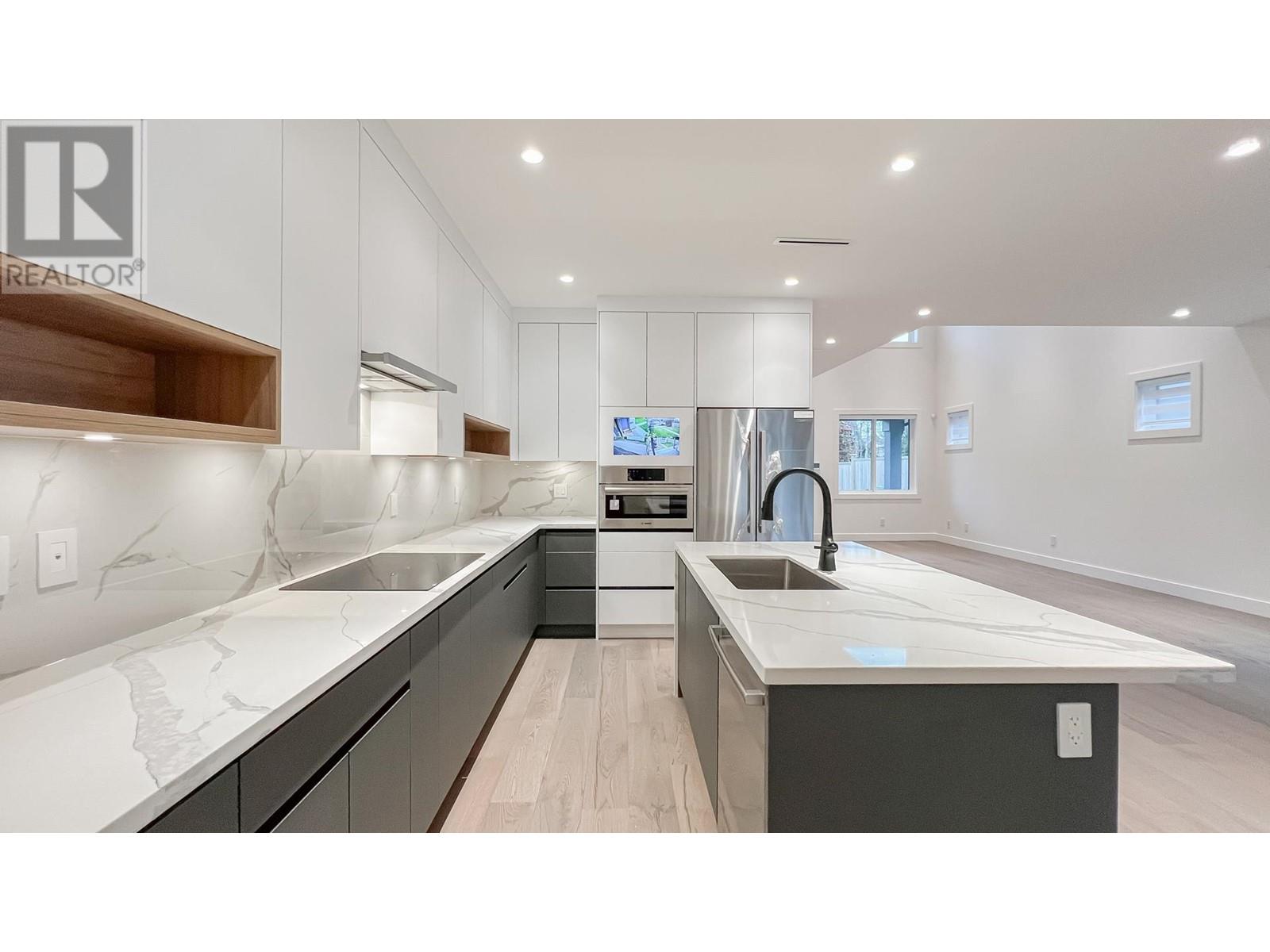 Listing Picture 13 of 40 : 3760 SHUSWAP AVENUE, Richmond / 烈治文 - 魯藝地產 Yvonne Lu Group - MLS Medallion Club Member