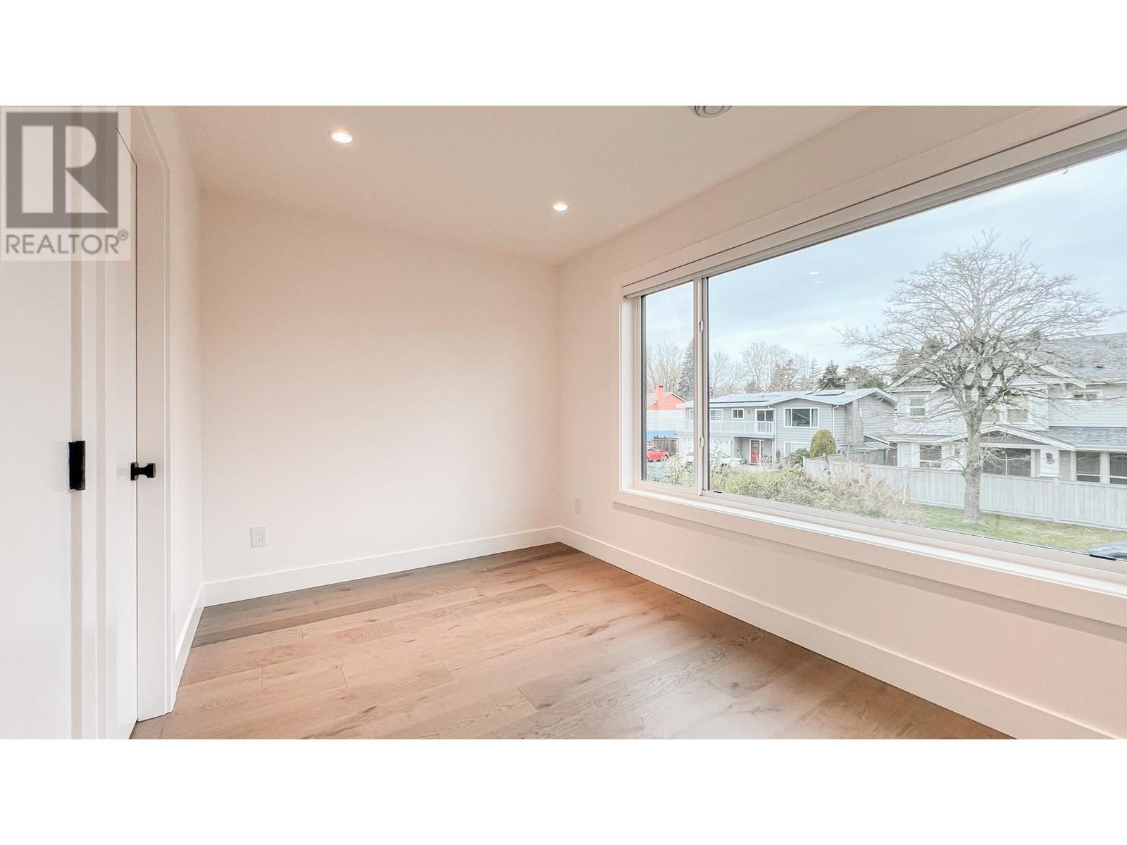 Listing Picture 30 of 40 : 3760 SHUSWAP AVENUE, Richmond / 烈治文 - 魯藝地產 Yvonne Lu Group - MLS Medallion Club Member