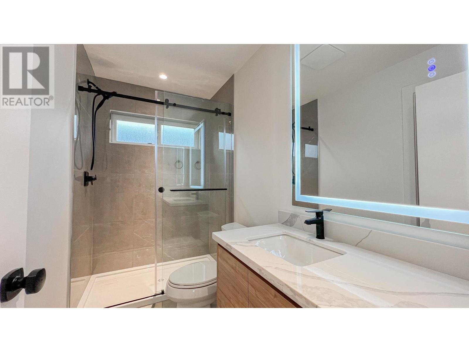 Listing Picture 34 of 40 : 3760 SHUSWAP AVENUE, Richmond / 烈治文 - 魯藝地產 Yvonne Lu Group - MLS Medallion Club Member