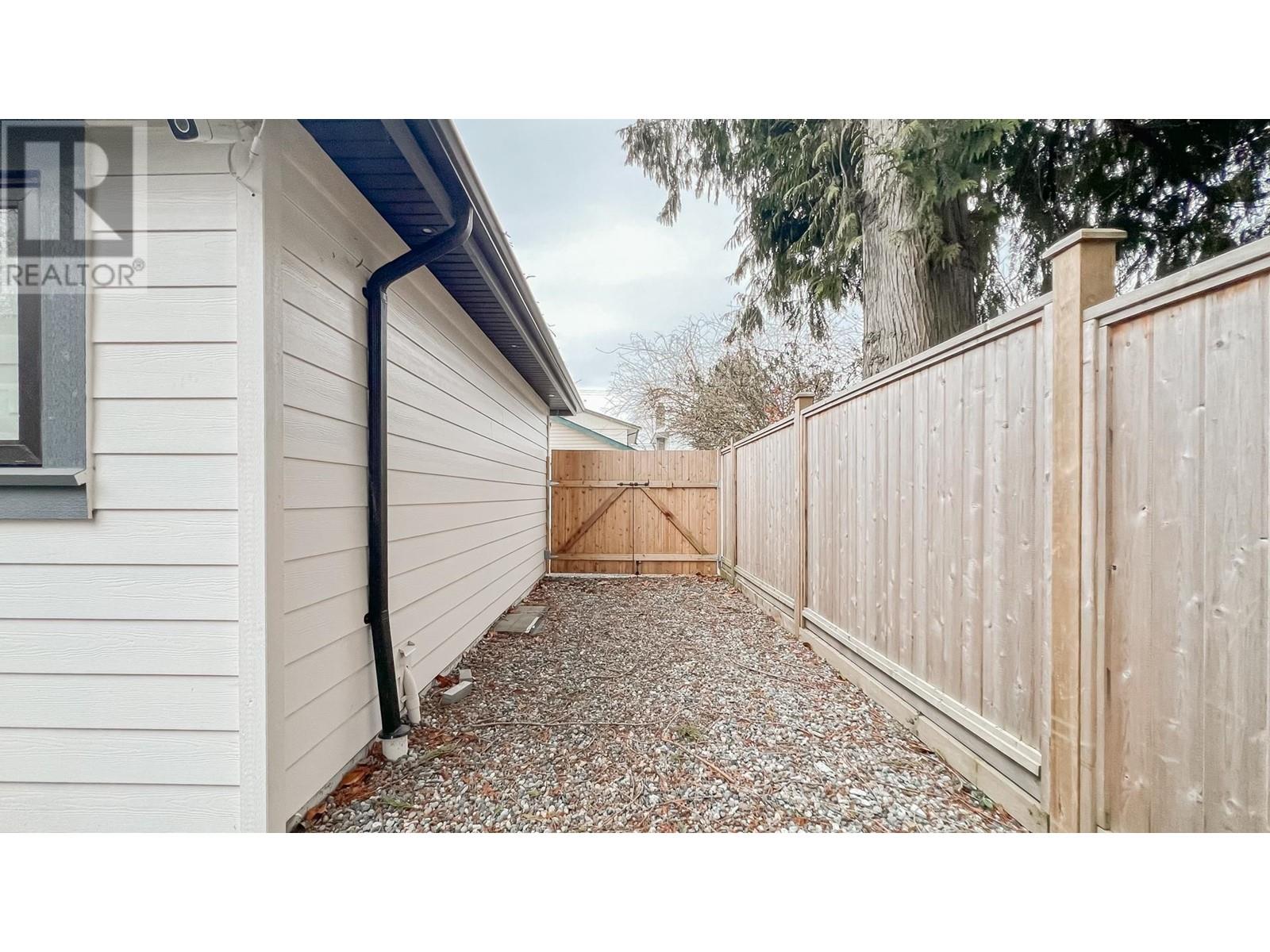 Listing Picture 39 of 40 : 3760 SHUSWAP AVENUE, Richmond / 烈治文 - 魯藝地產 Yvonne Lu Group - MLS Medallion Club Member