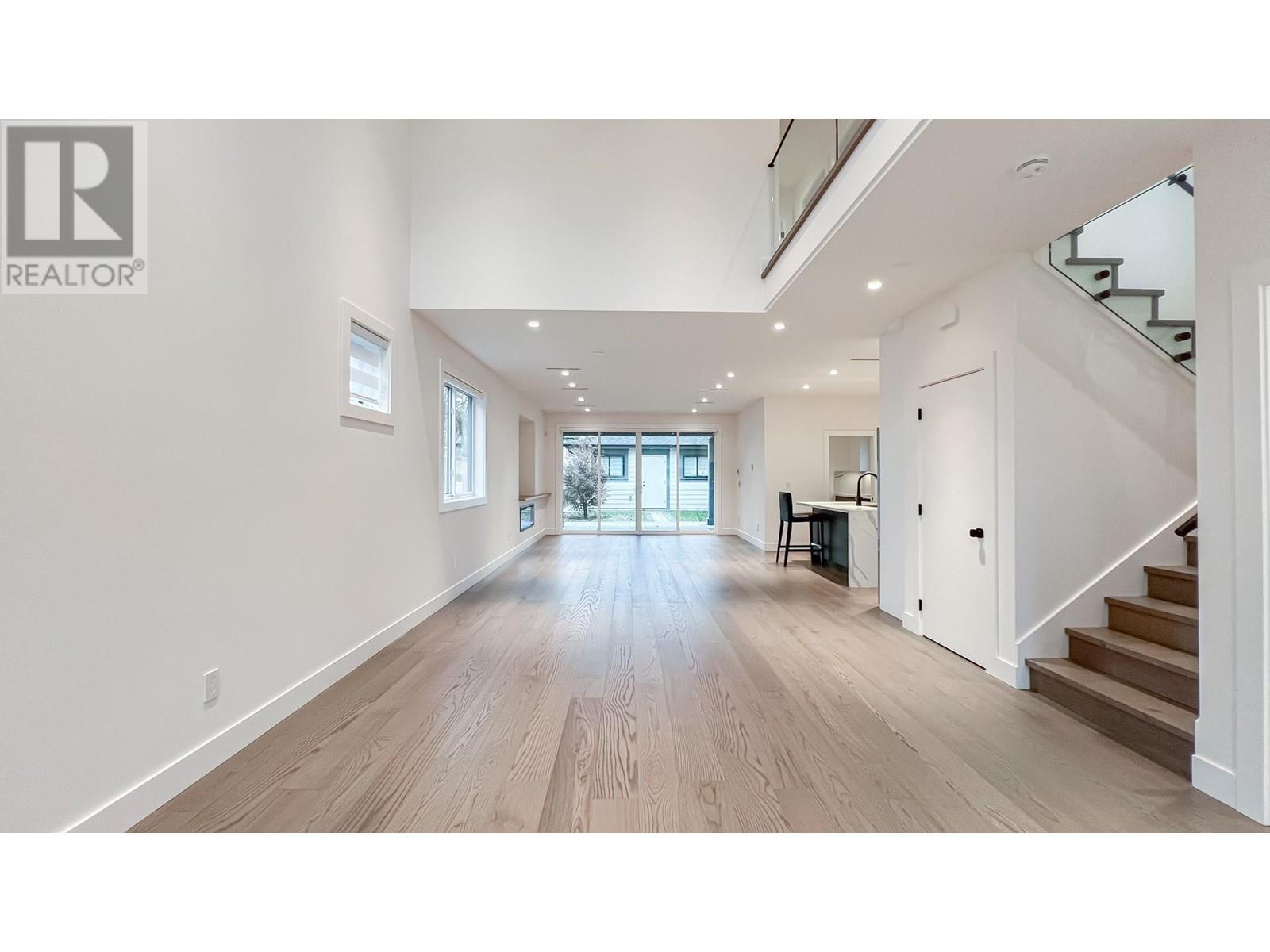 Listing Picture 8 of 40 : 3760 SHUSWAP AVENUE, Richmond / 烈治文 - 魯藝地產 Yvonne Lu Group - MLS Medallion Club Member