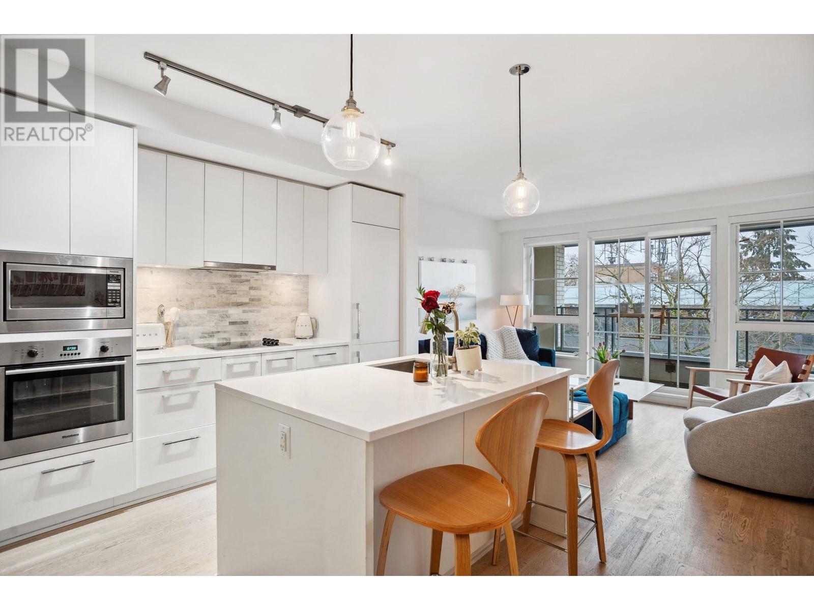 Ph3 2468 Bayswater Street, Vancouver, British Columbia  V6K 4B3 - Photo 1 - R2969789