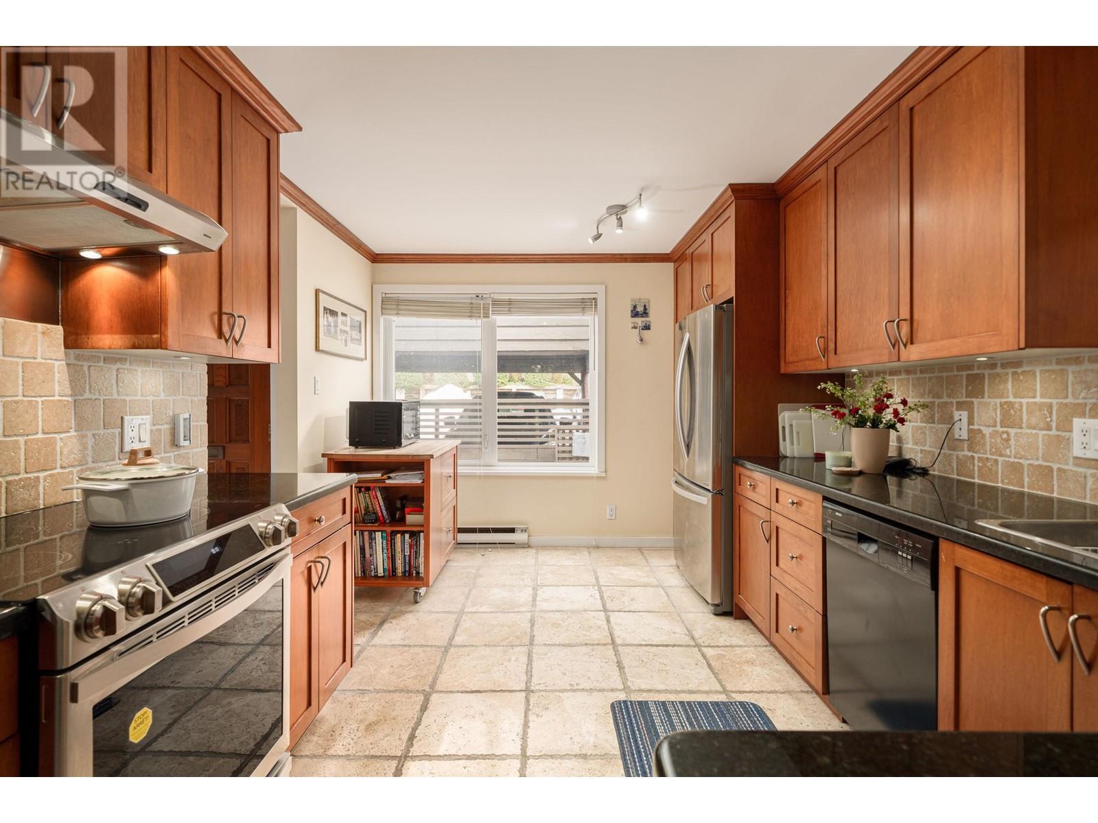 Listing Picture 9 of 38 : 3973 PARKWAY DRIVE, Vancouver / 溫哥華 - 魯藝地產 Yvonne Lu Group - MLS Medallion Club Member