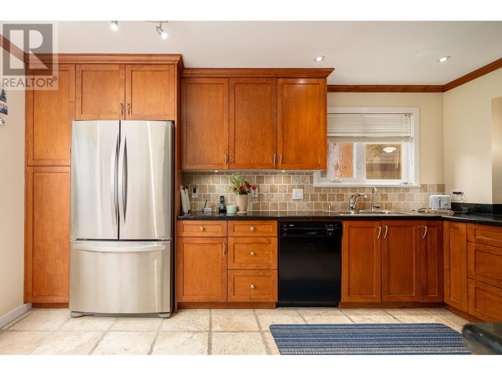 Listing Picture 12 of 38 : 3973 PARKWAY DRIVE, Vancouver / 溫哥華 - 魯藝地產 Yvonne Lu Group - MLS Medallion Club Member