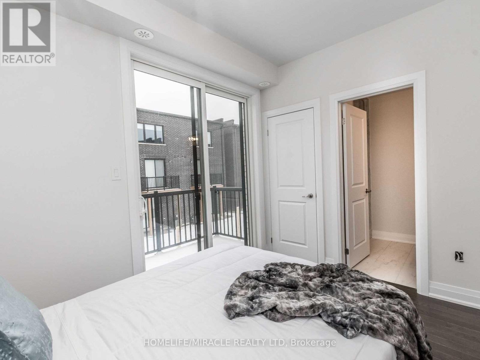 17 Blackstone Street, Toronto (Brookhaven-Amesbury), Ontario  M6L 0A5 - Photo 11 - W11949643