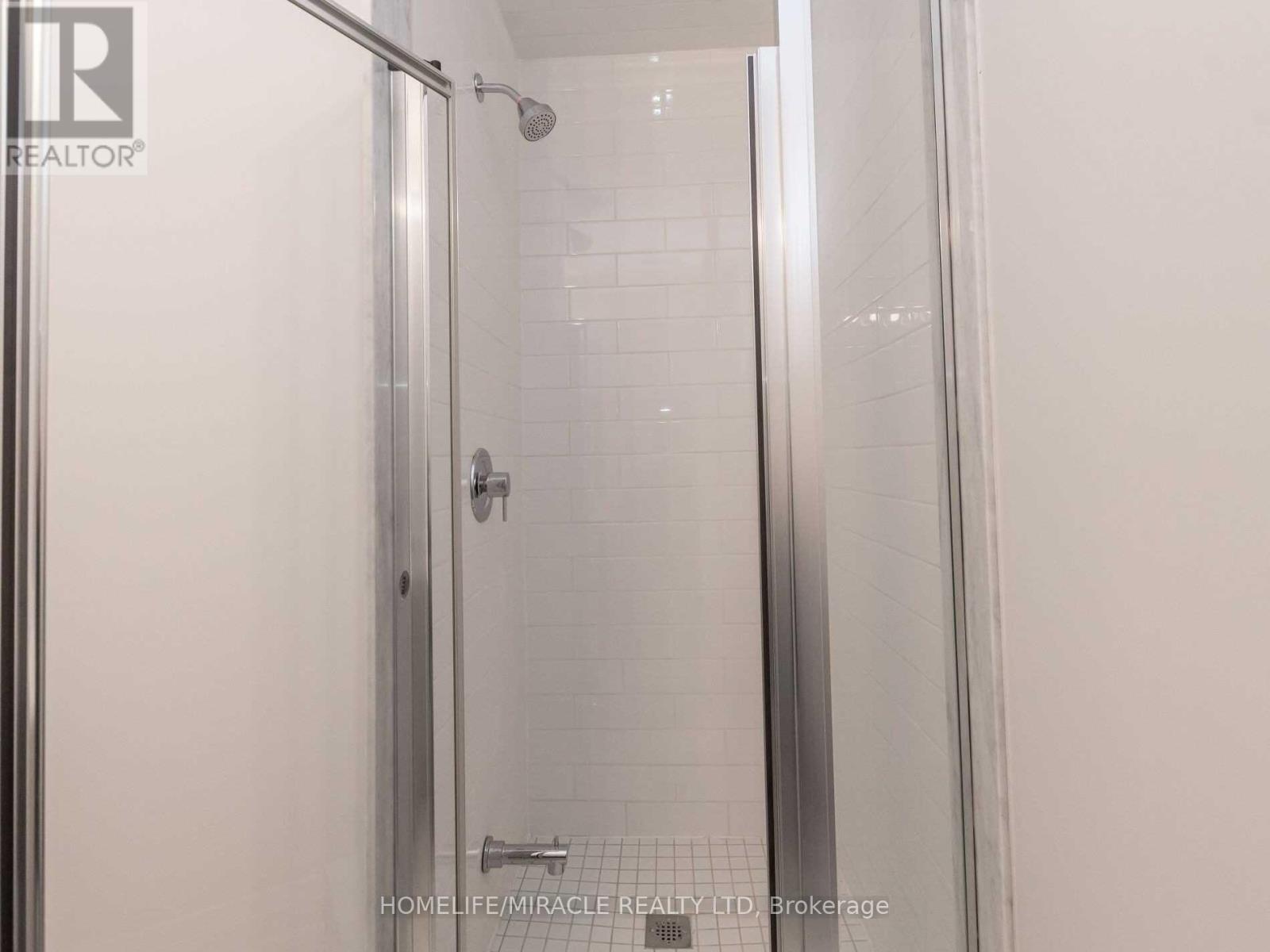 17 Blackstone Street, Toronto (Brookhaven-Amesbury), Ontario  M6L 0A5 - Photo 13 - W11949643