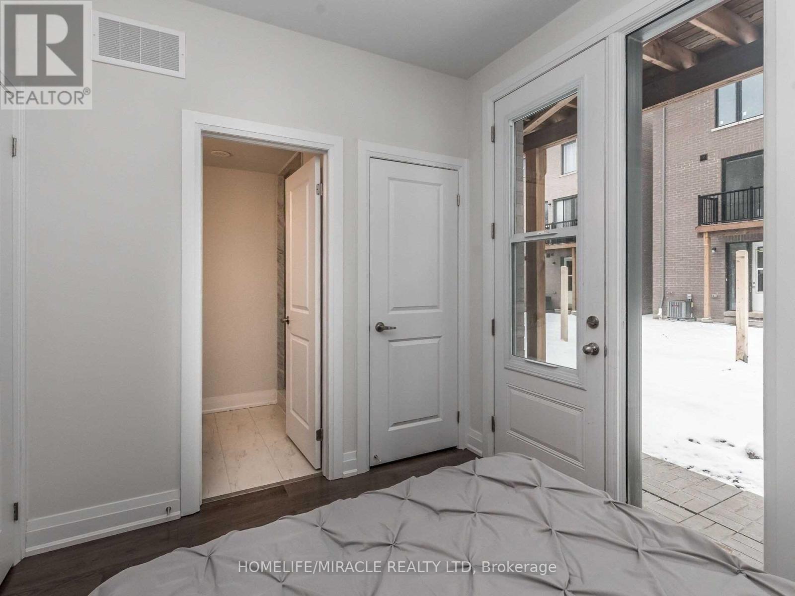 17 Blackstone Street, Toronto (Brookhaven-Amesbury), Ontario  M6L 0A5 - Photo 18 - W11949643