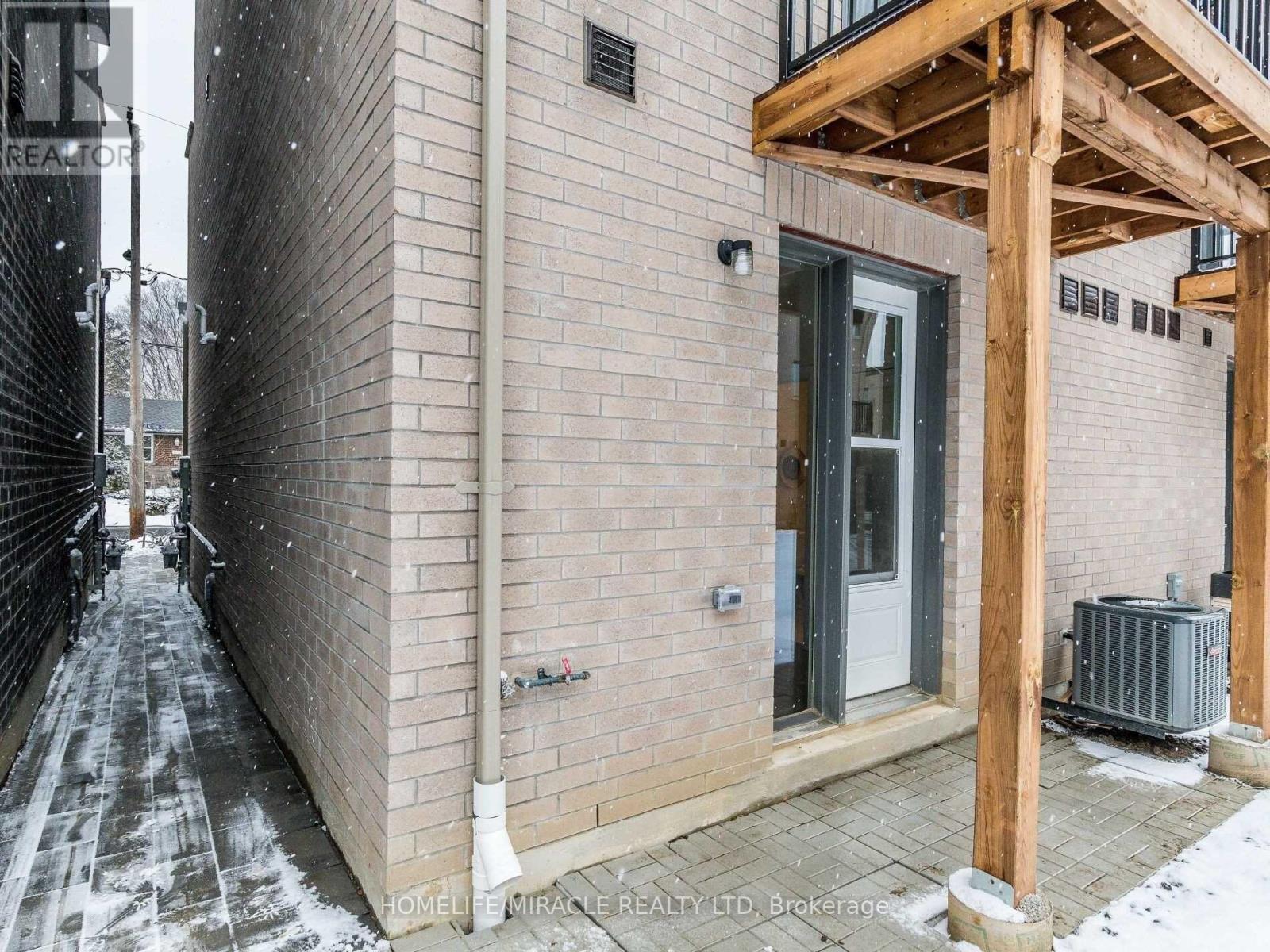 17 Blackstone Street, Toronto (Brookhaven-Amesbury), Ontario  M6L 0A5 - Photo 24 - W11949643