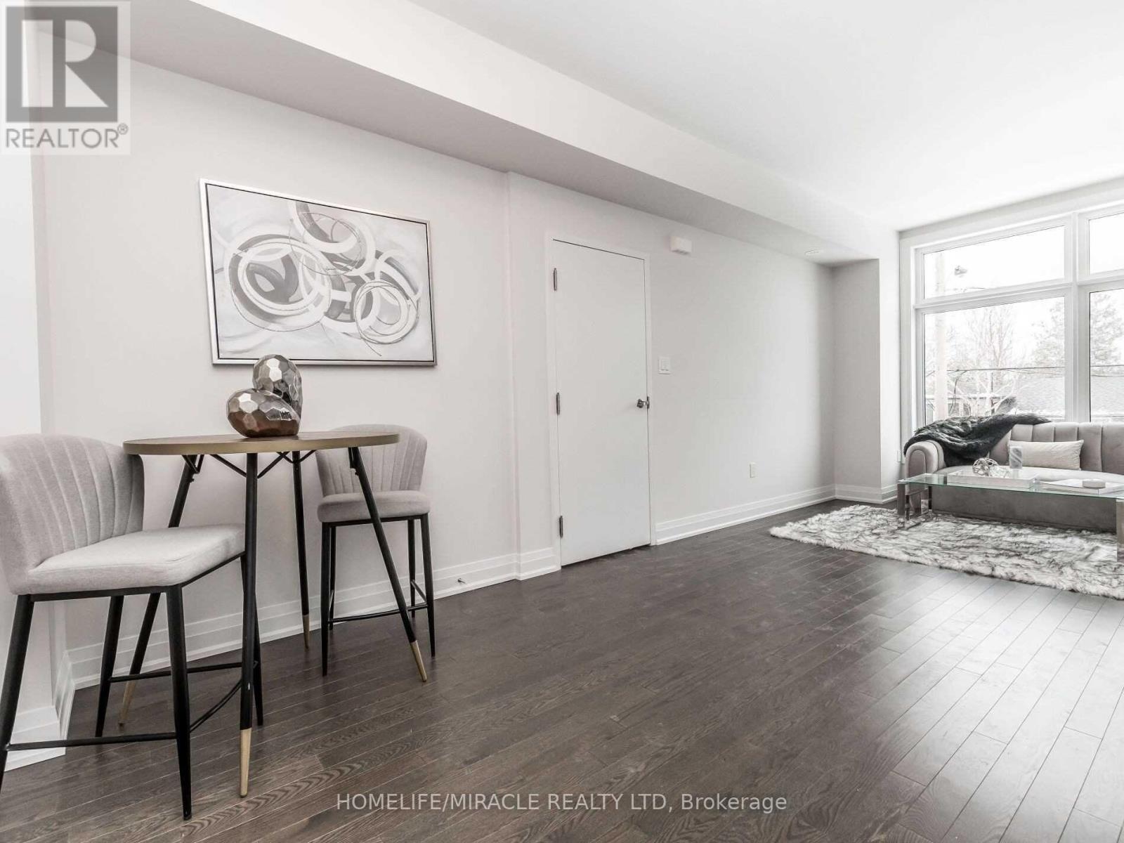 17 Blackstone Street, Toronto (Brookhaven-Amesbury), Ontario  M6L 0A5 - Photo 9 - W11949643