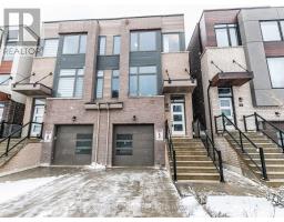 17 BLACKSTONE STREET, Toronto, Ontario