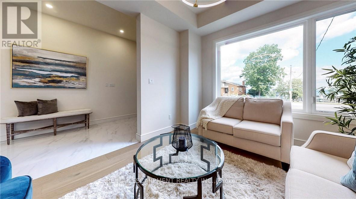Property at 382A SOUTHCOTE ROAD image 5