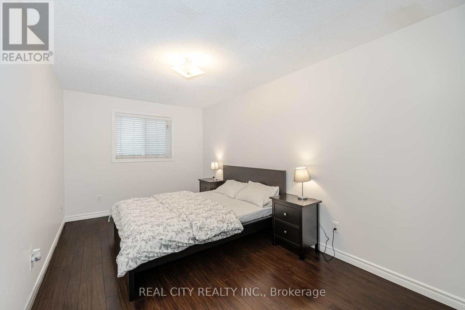 11 Vennio Lane, Hamilton, Ontario  L9B 2Y7 - Photo 24 - X11986269
