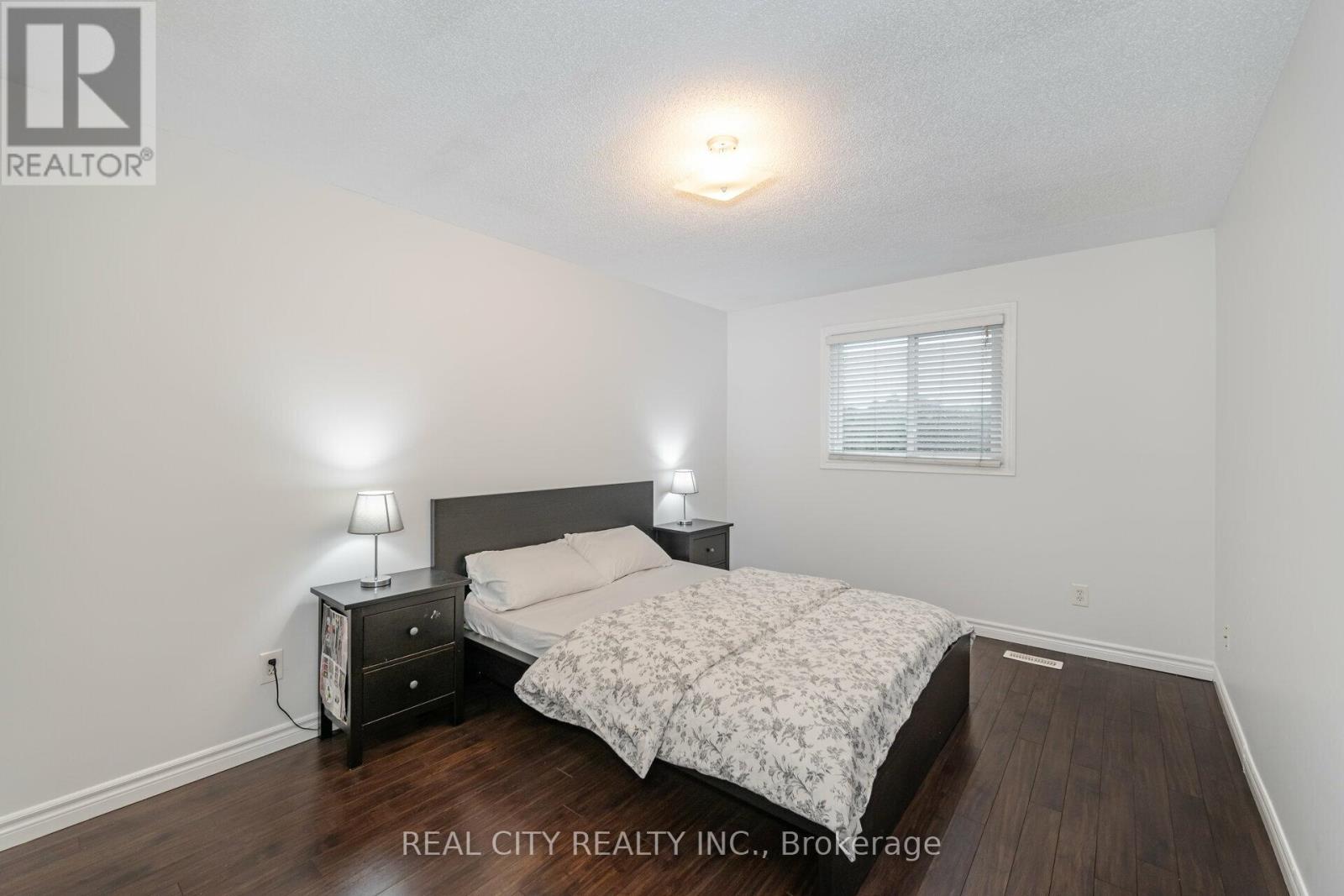 11 Vennio Lane, Hamilton, Ontario  L9B 2Y7 - Photo 26 - X11986269