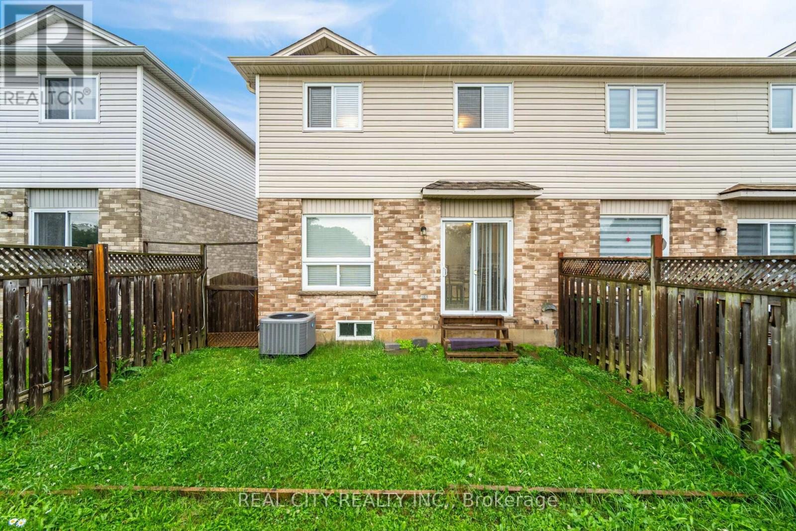 11 Vennio Lane, Hamilton, Ontario  L9B 2Y7 - Photo 37 - X11986269