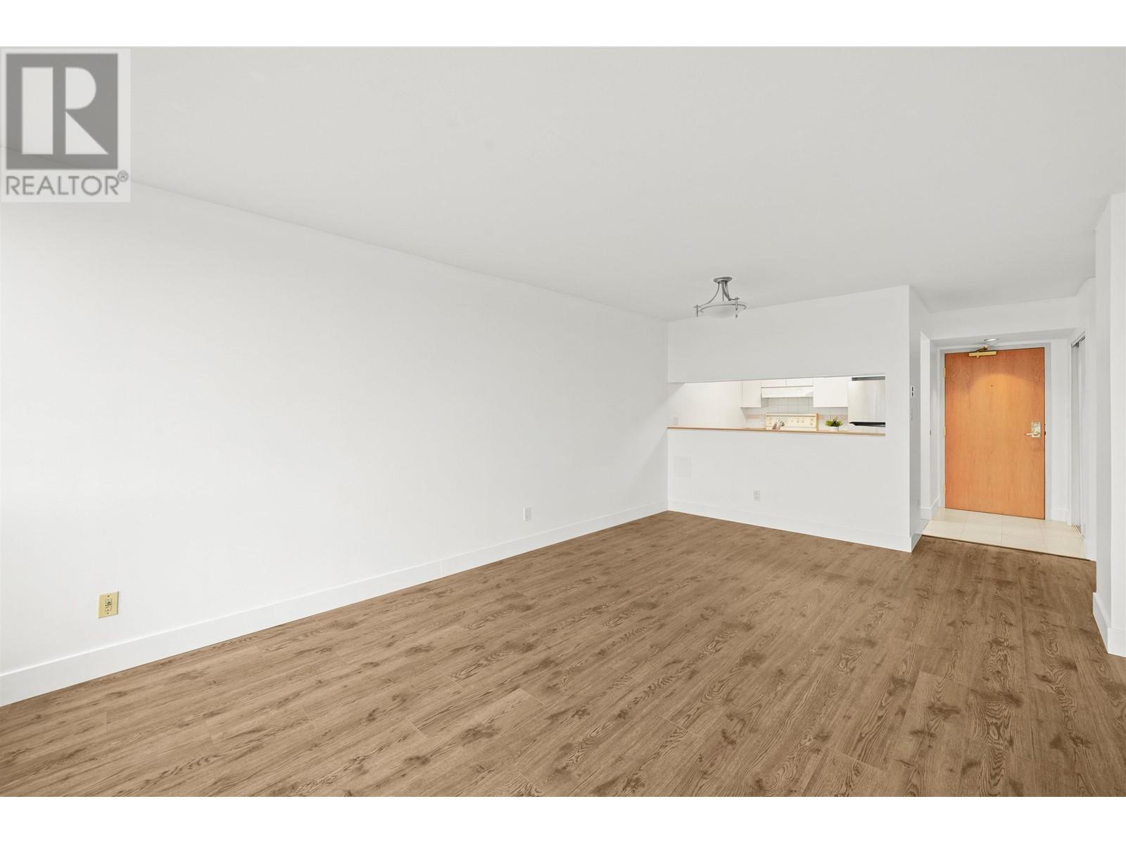 Listing Picture 7 of 26 : 907 9623 MANCHESTER DRIVE, Burnaby / 本拿比 - 魯藝地產 Yvonne Lu Group - MLS Medallion Club Member