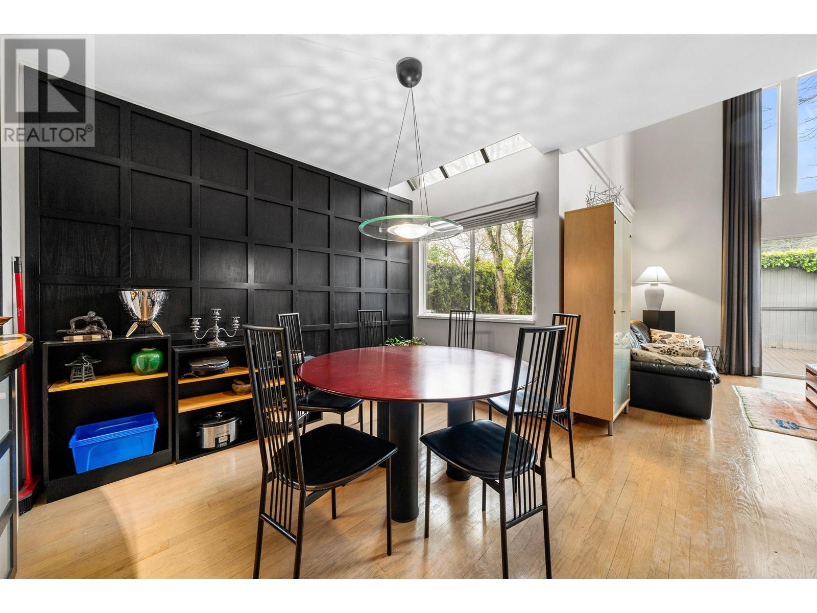 Listing Picture 12 of 38 : 2894 W 16TH AVENUE, Vancouver / 溫哥華 - 魯藝地產 Yvonne Lu Group - MLS Medallion Club Member