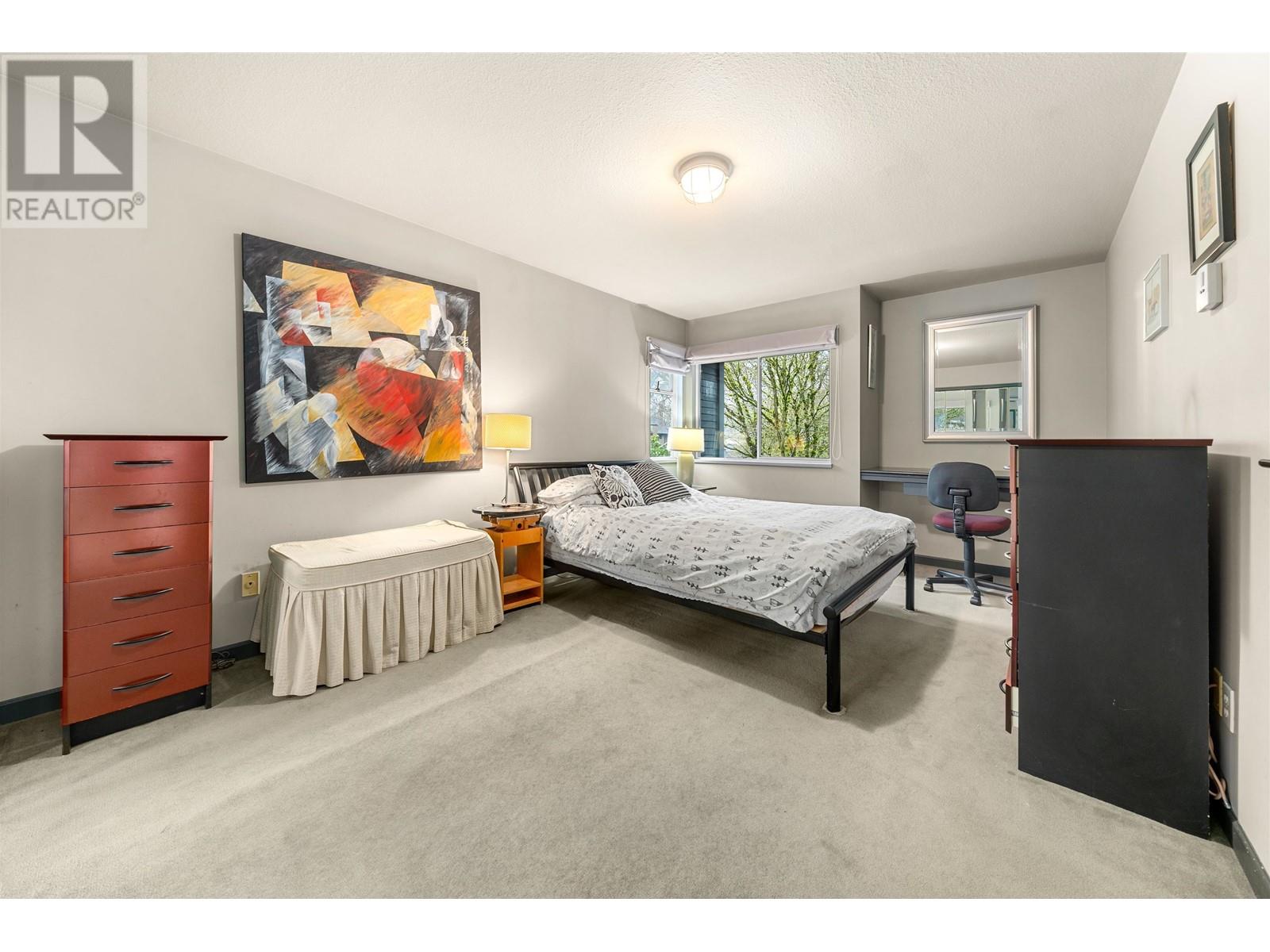 Listing Picture 20 of 38 : 2894 W 16TH AVENUE, Vancouver / 溫哥華 - 魯藝地產 Yvonne Lu Group - MLS Medallion Club Member