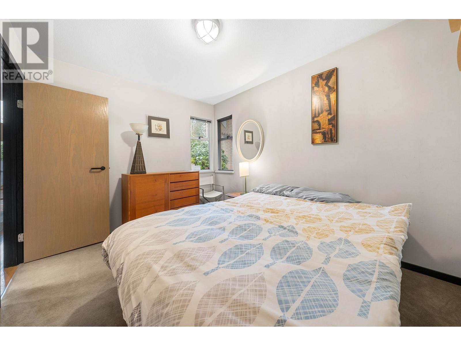 Listing Picture 23 of 38 : 2894 W 16TH AVENUE, Vancouver / 溫哥華 - 魯藝地產 Yvonne Lu Group - MLS Medallion Club Member