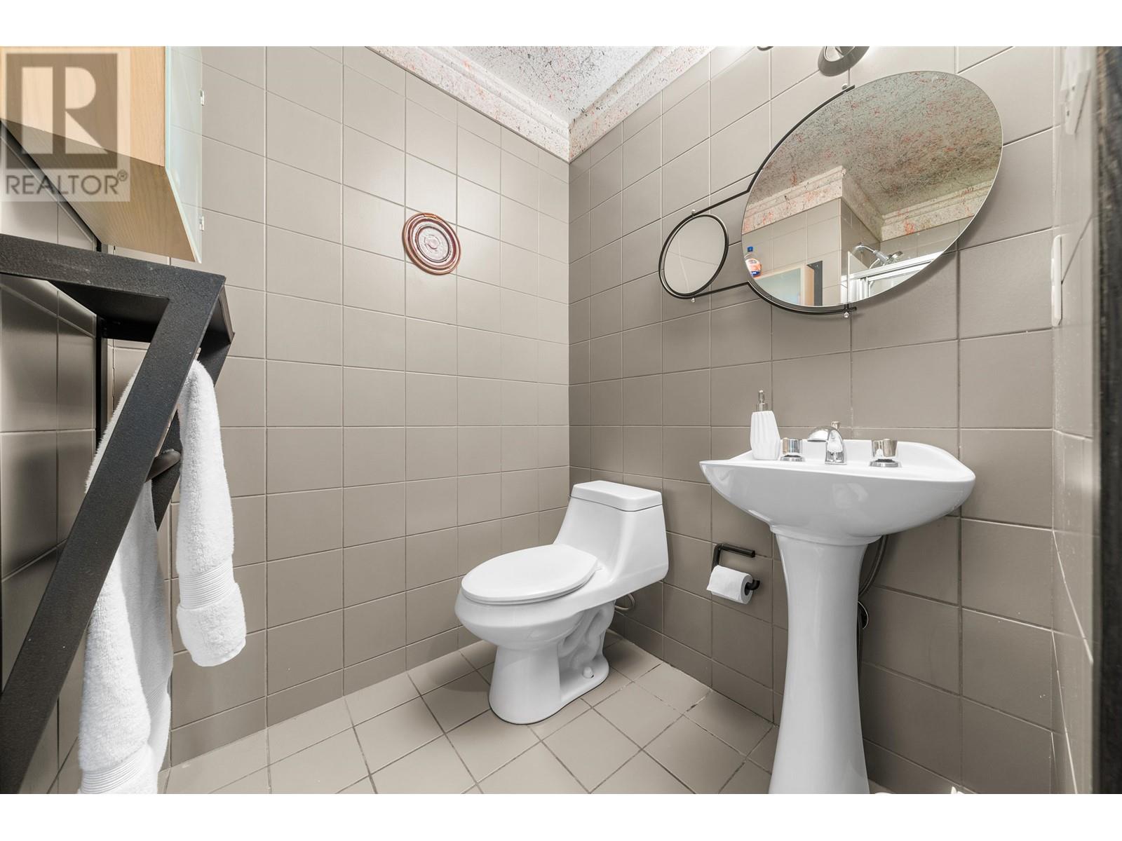 Listing Picture 32 of 38 : 2894 W 16TH AVENUE, Vancouver / 溫哥華 - 魯藝地產 Yvonne Lu Group - MLS Medallion Club Member