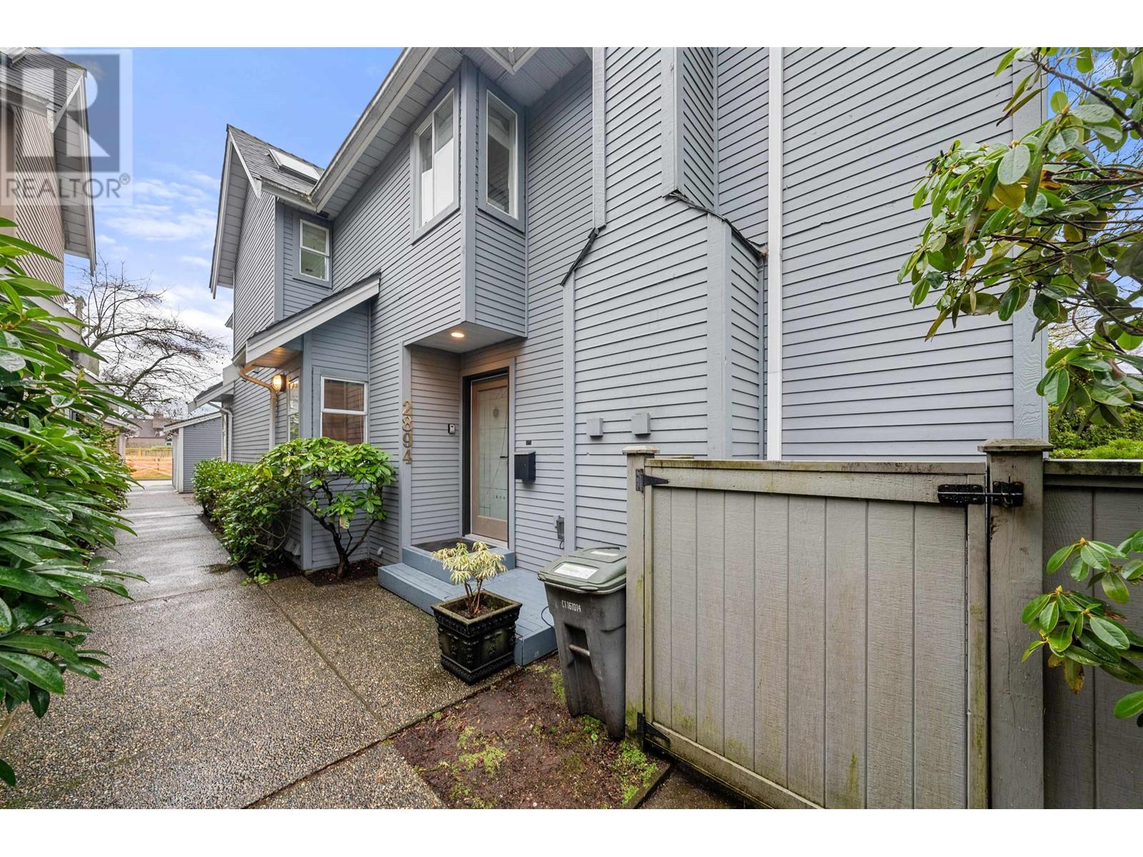 Listing Picture 33 of 38 : 2894 W 16TH AVENUE, Vancouver / 溫哥華 - 魯藝地產 Yvonne Lu Group - MLS Medallion Club Member